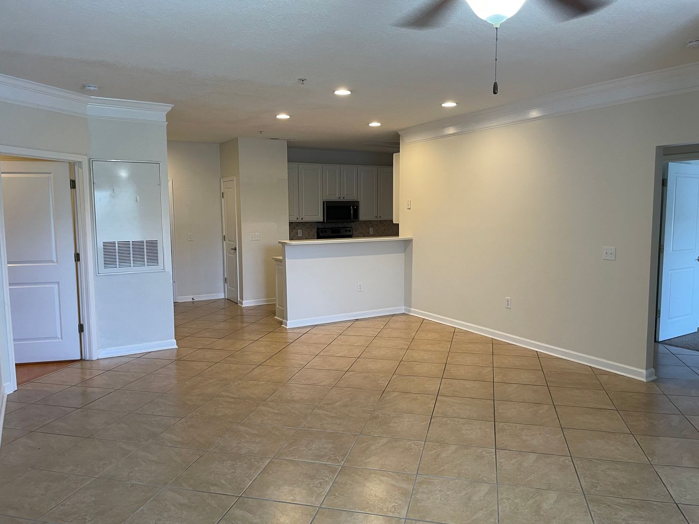 3 Bedroom 2 Bathroom Condo in Woodlands Way at Crow Creek – photo 3