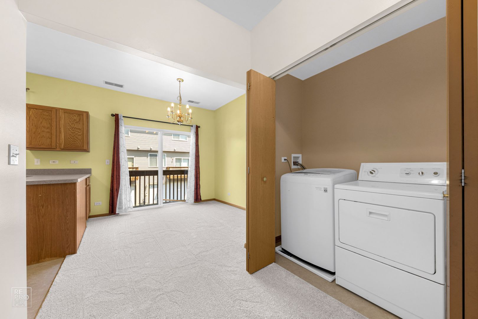 Grayslake Rental 2 Bedroom 2 5 Bathroom Townhome Cherry Creek Subdivision – photo 4