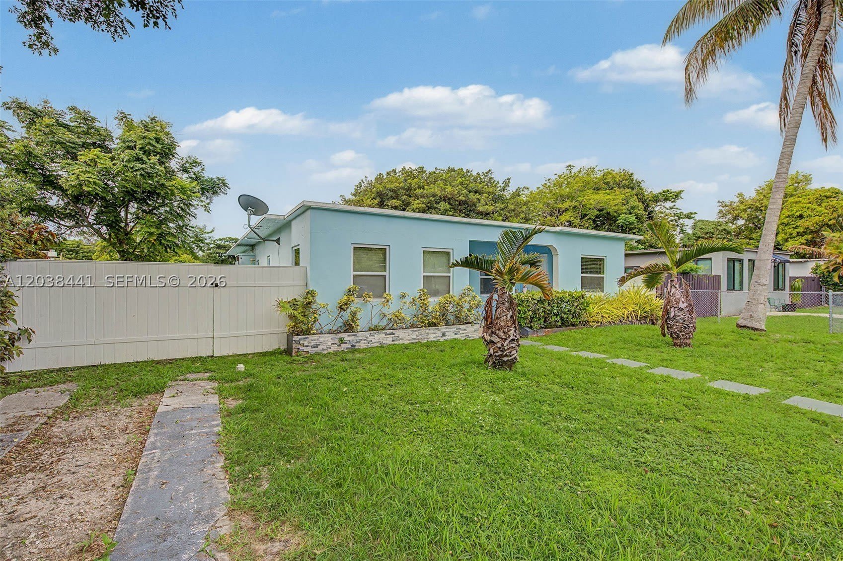 5910 SW 62nd Ter – photo 3