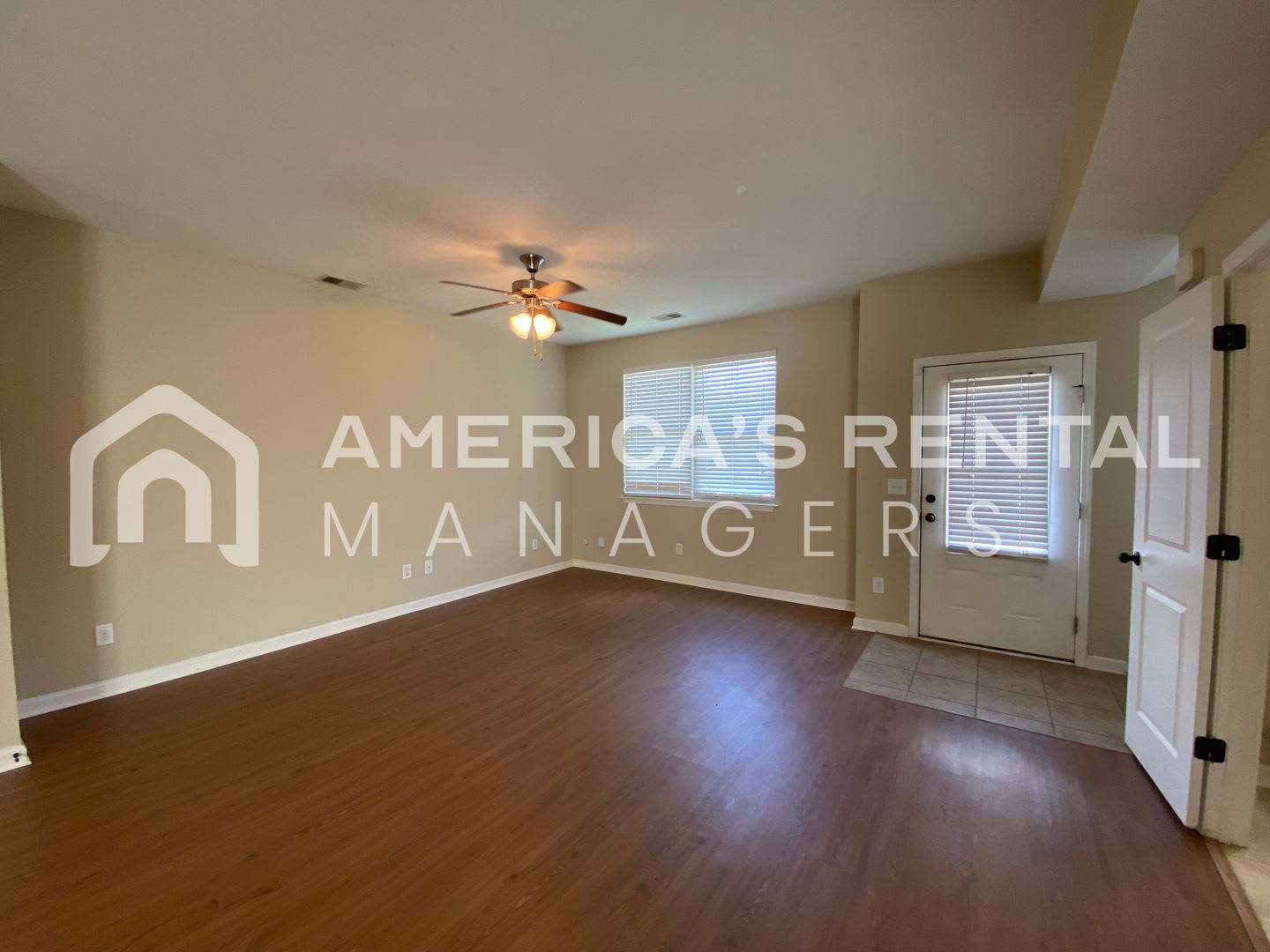 Move In Special Townhome Available In Calera Available To View Now Sign A 13 Month Lease By 8 31 26 To Receive Half Off One Month S Rent – photo 3