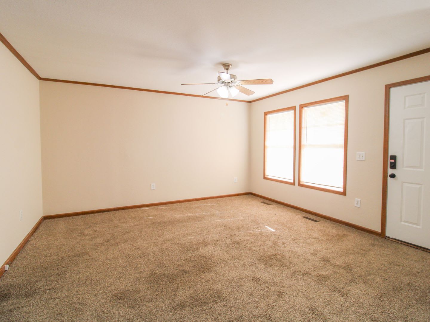 Beautiful 3 Bedroom Duplex In Convenient Pulaski Location – photo 2