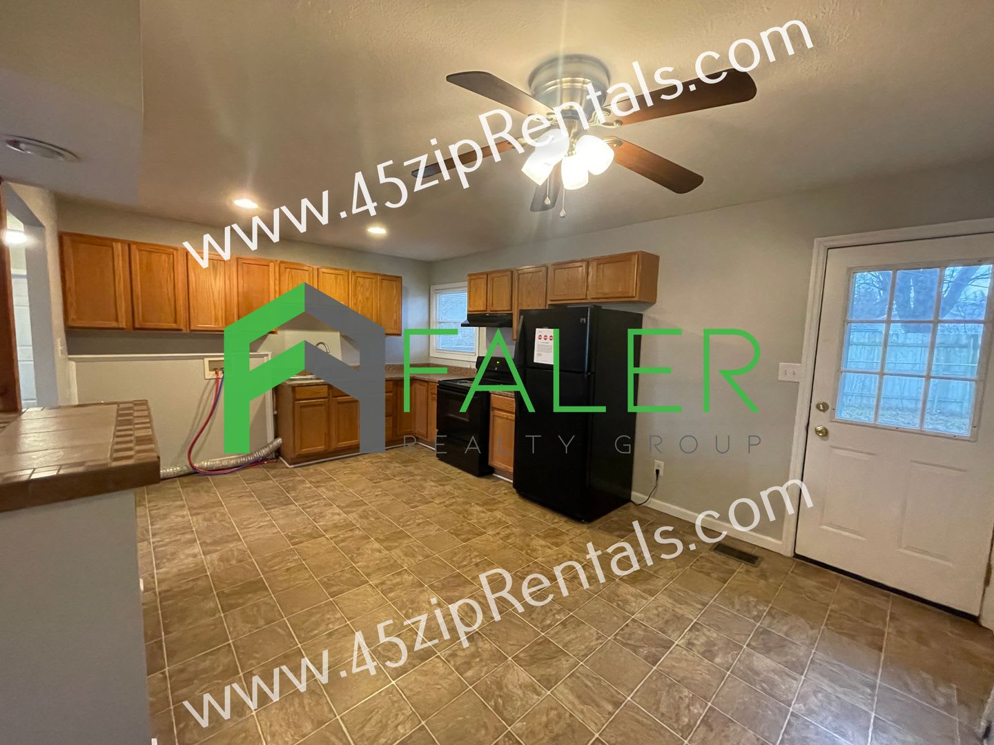 Updated Ranch w/ Carport – photo 4
