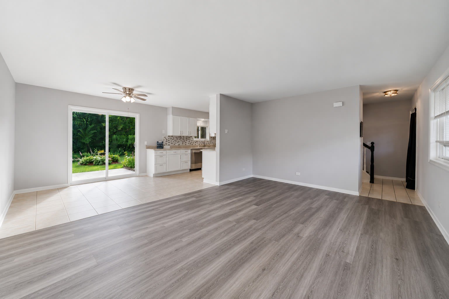 450 Valley Drive – photo 2