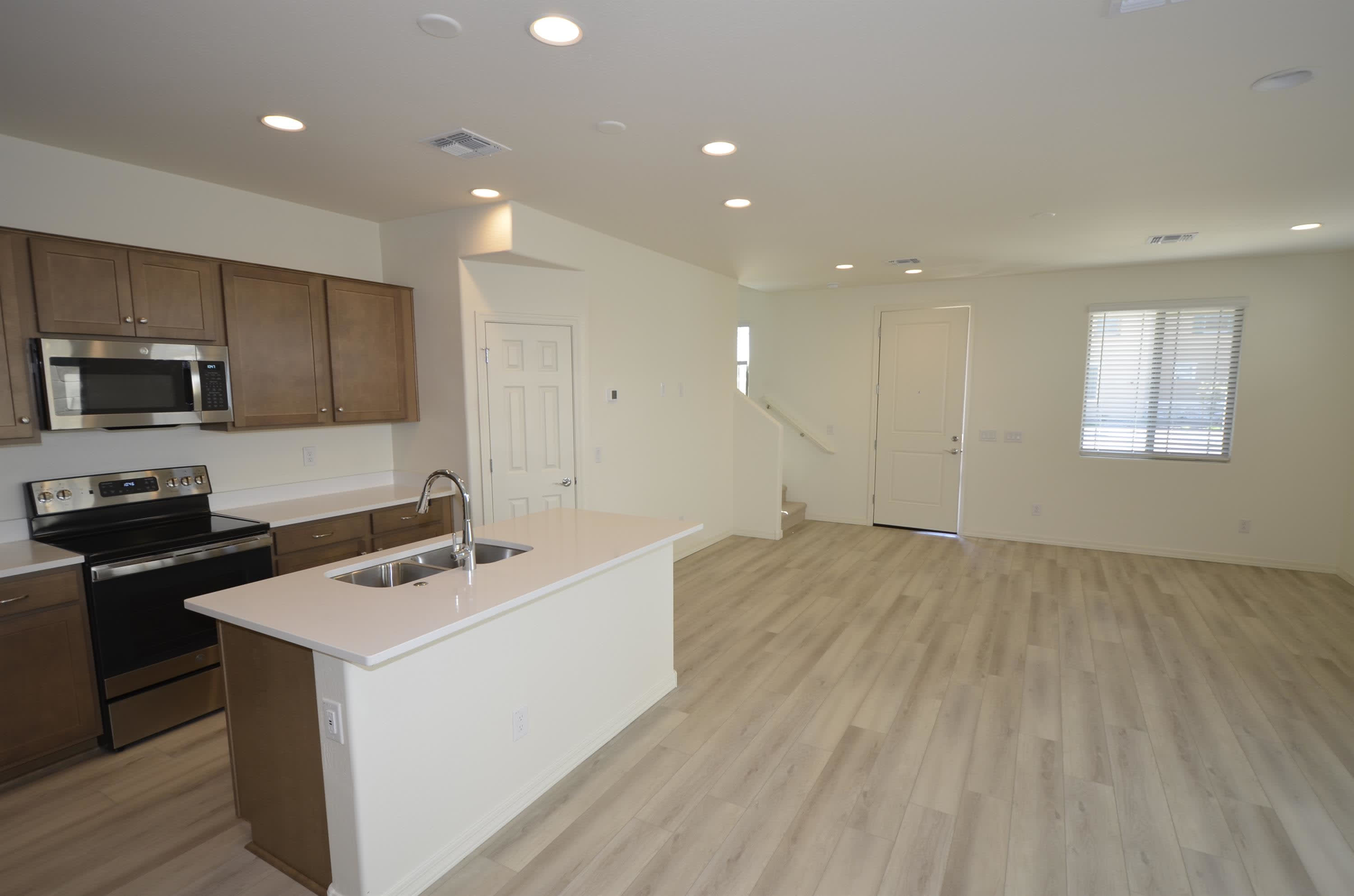 1306 W Sparrow Drive – photo 3