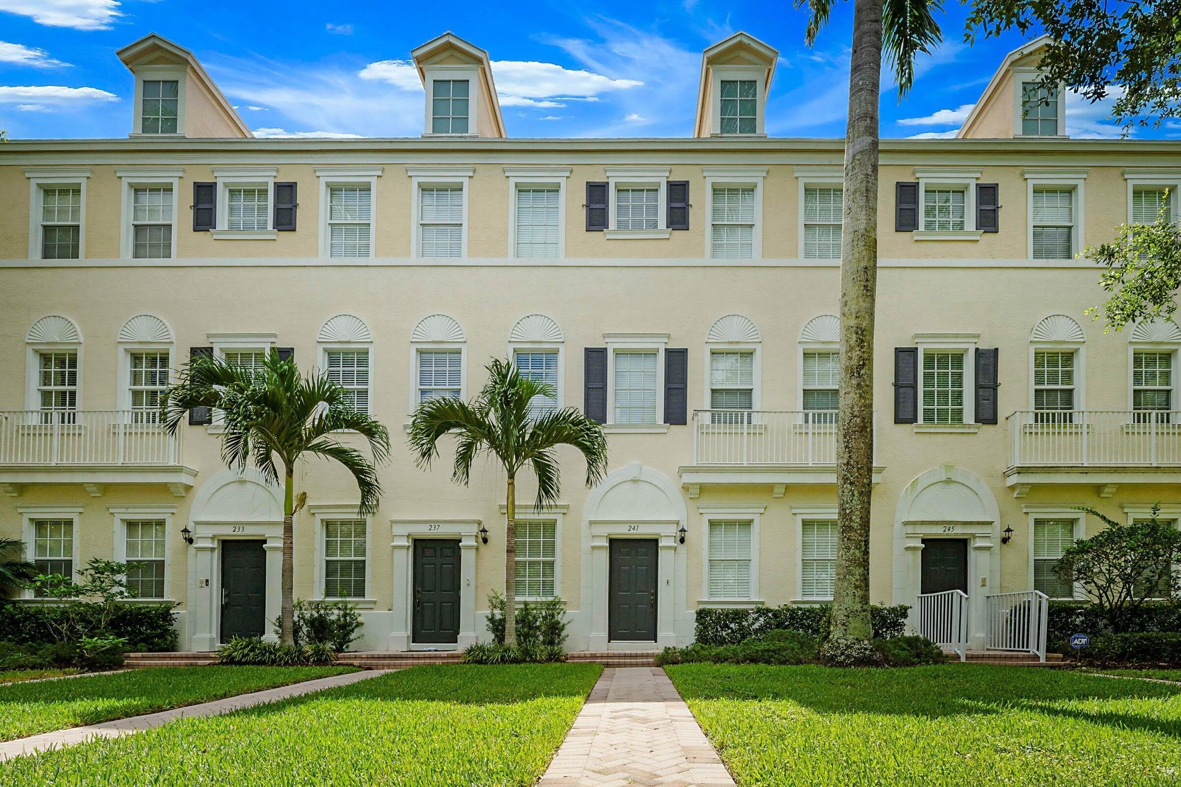 241 E THATCH PALM Circle E – photo 1