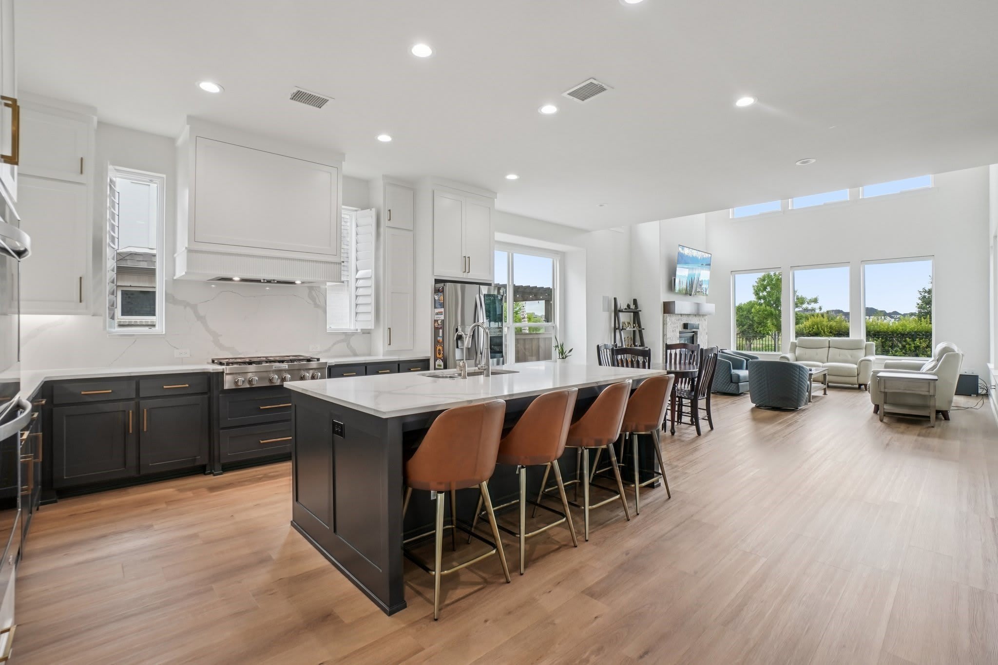 3960 Medio Creek Drive – photo 1
