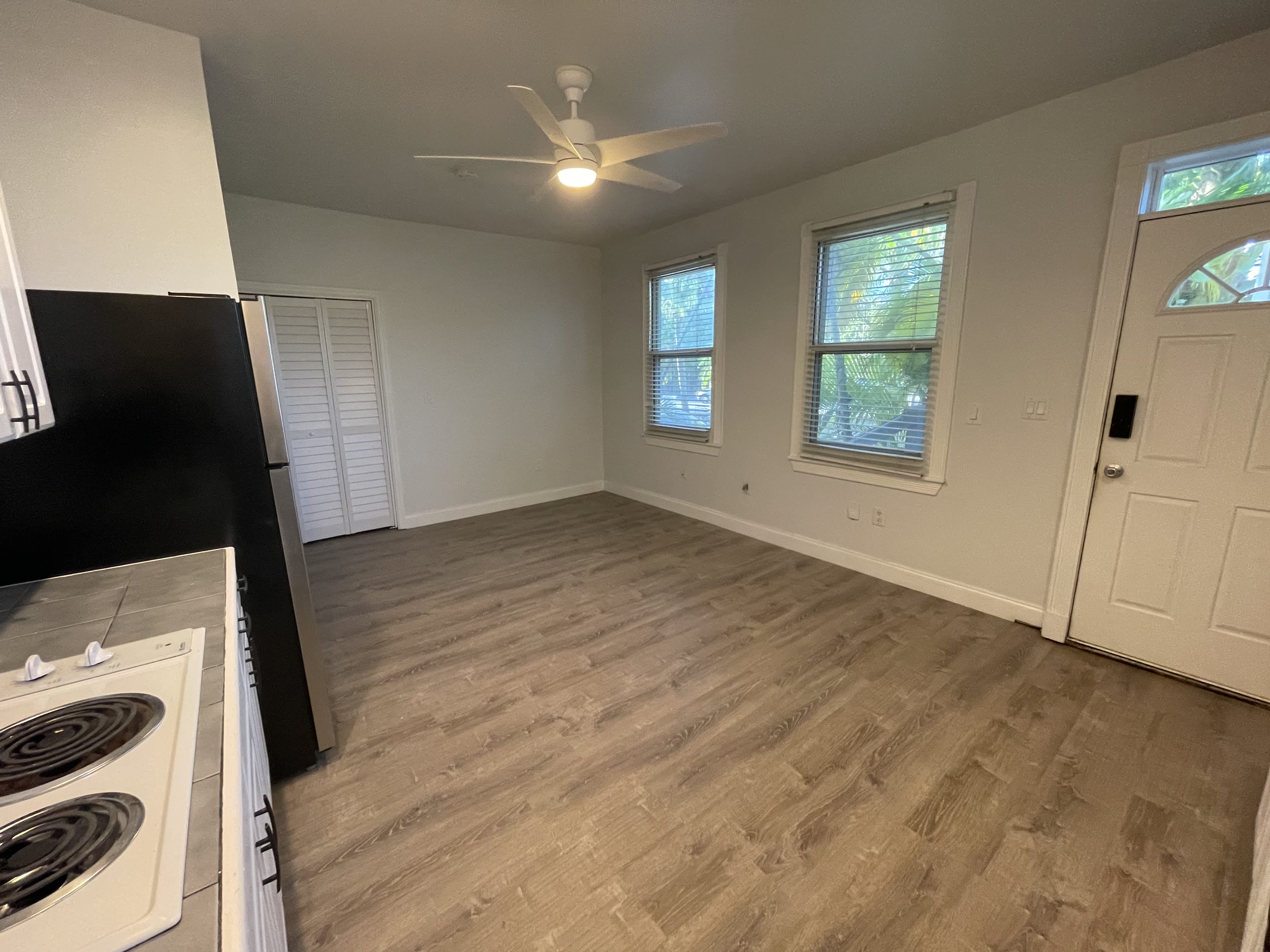 2402 Flagler Ave – photo 4