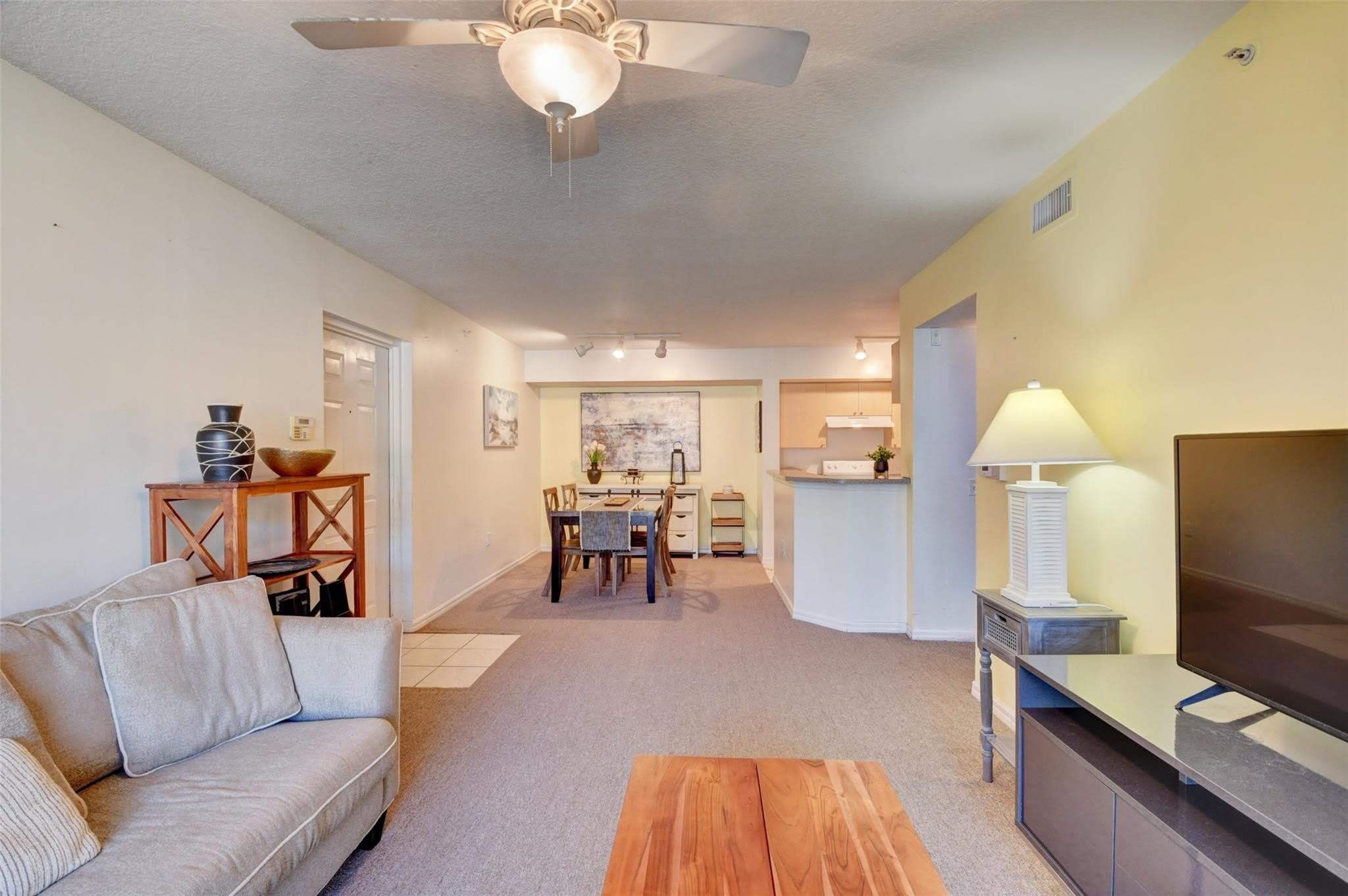 703 VILLA Circle – photo 2