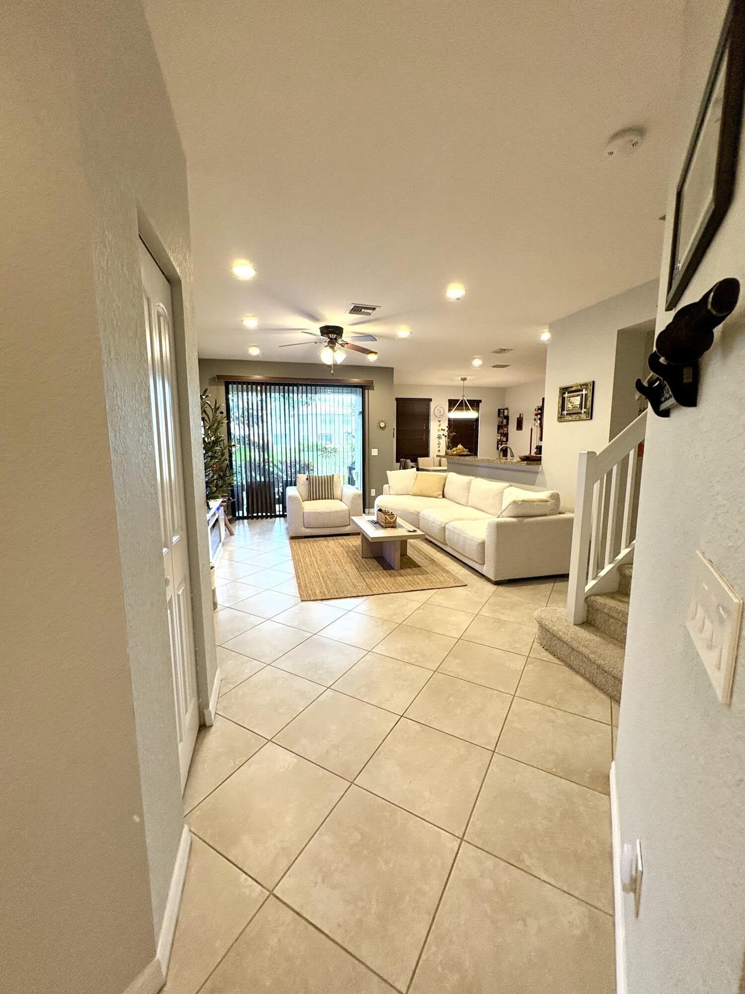 167 Gramercy Square Drive – photo 2