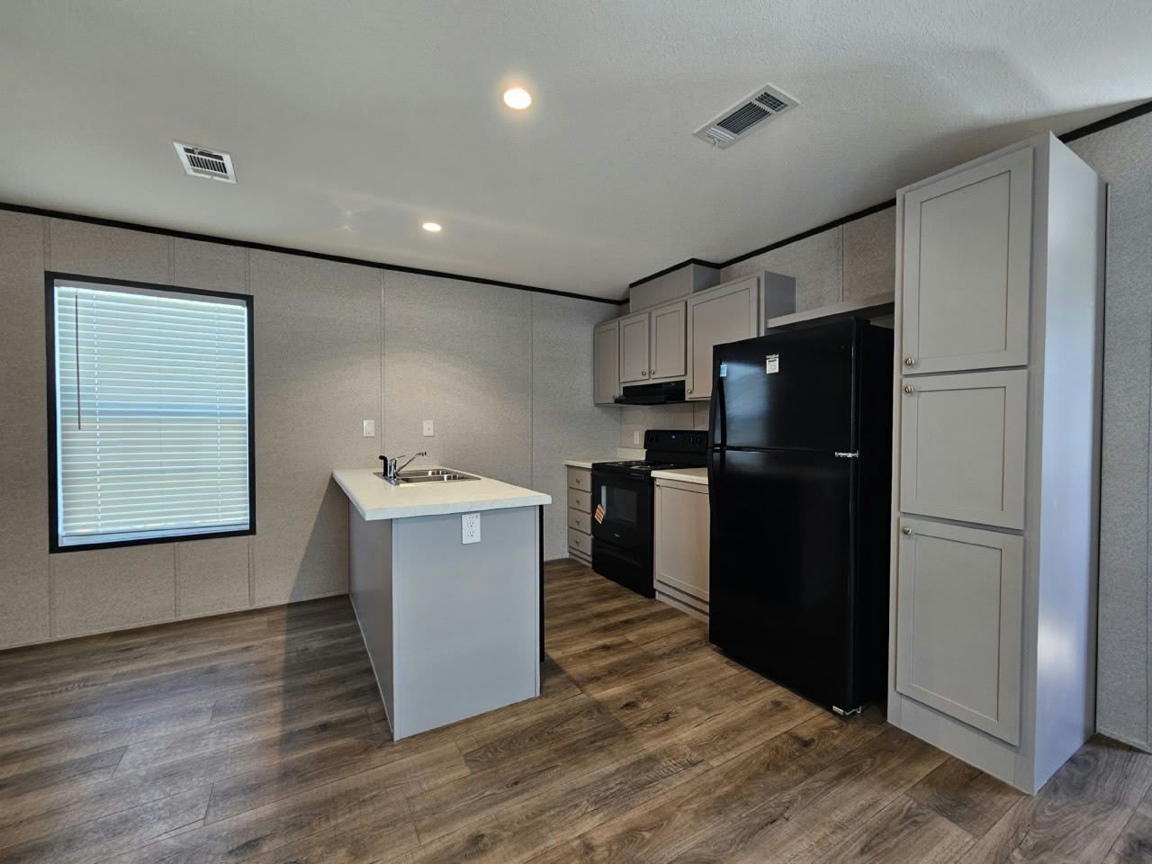 511 Suwanee Drive – photo 3