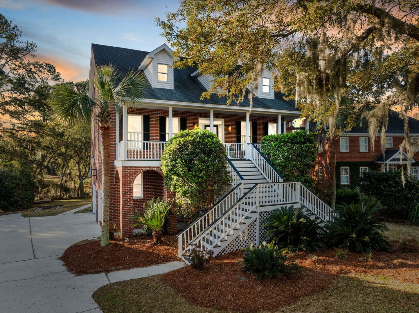 Charming Brick Home on the Marsh in Hobcaw Creek Plantation! – photo 2