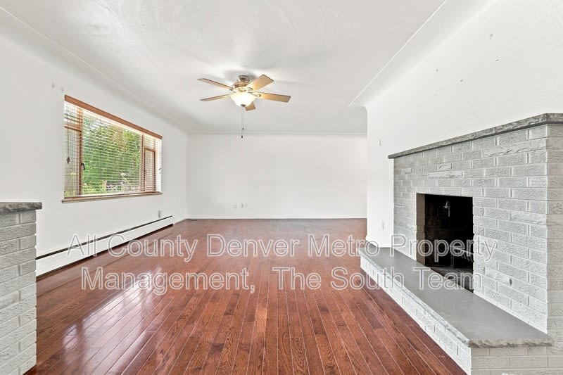 1631 Xanthia St – photo 5