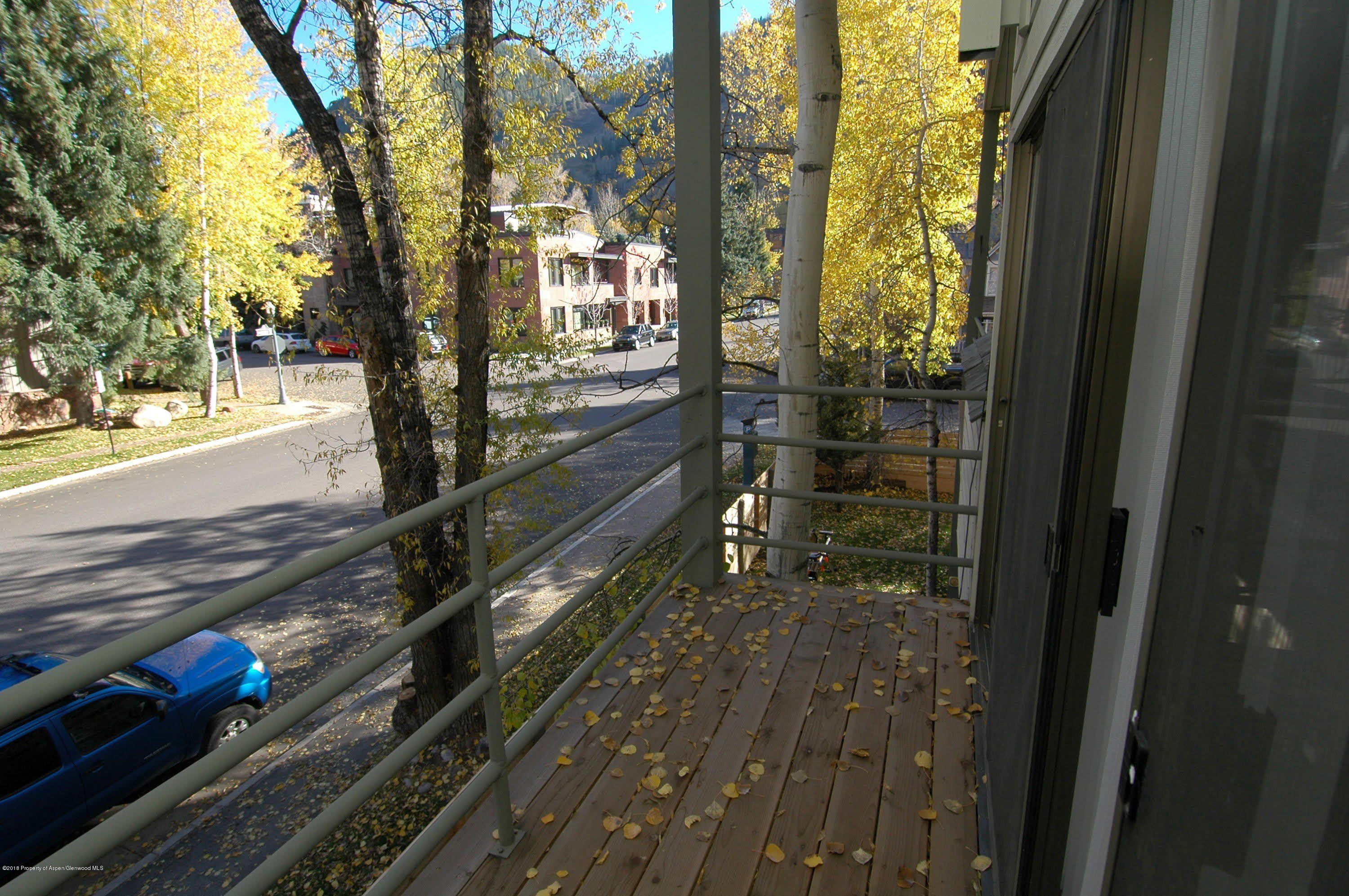 311 S Aspen Street – photo 4