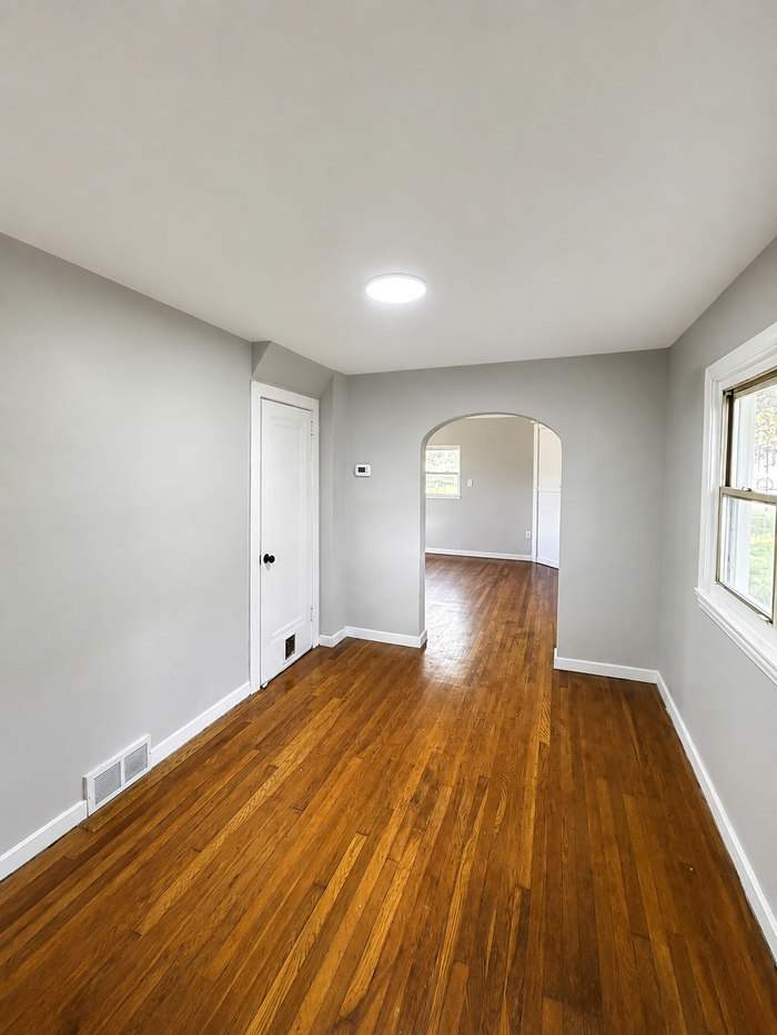 820 Center Avenue – photo 4