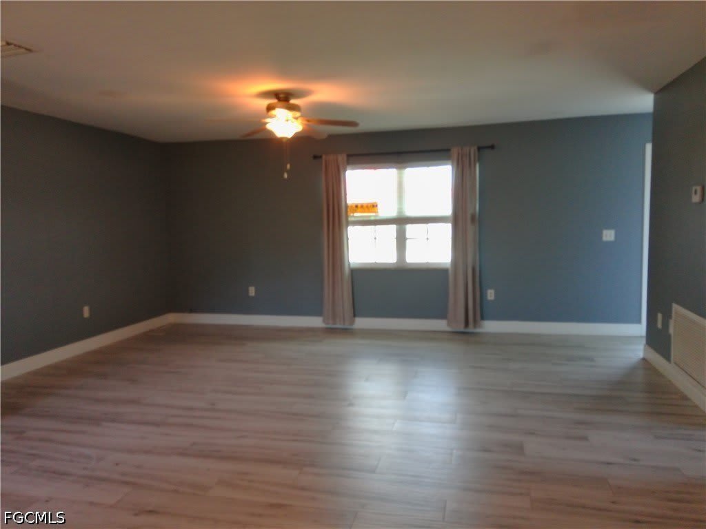 893 Iris Drive – photo 2