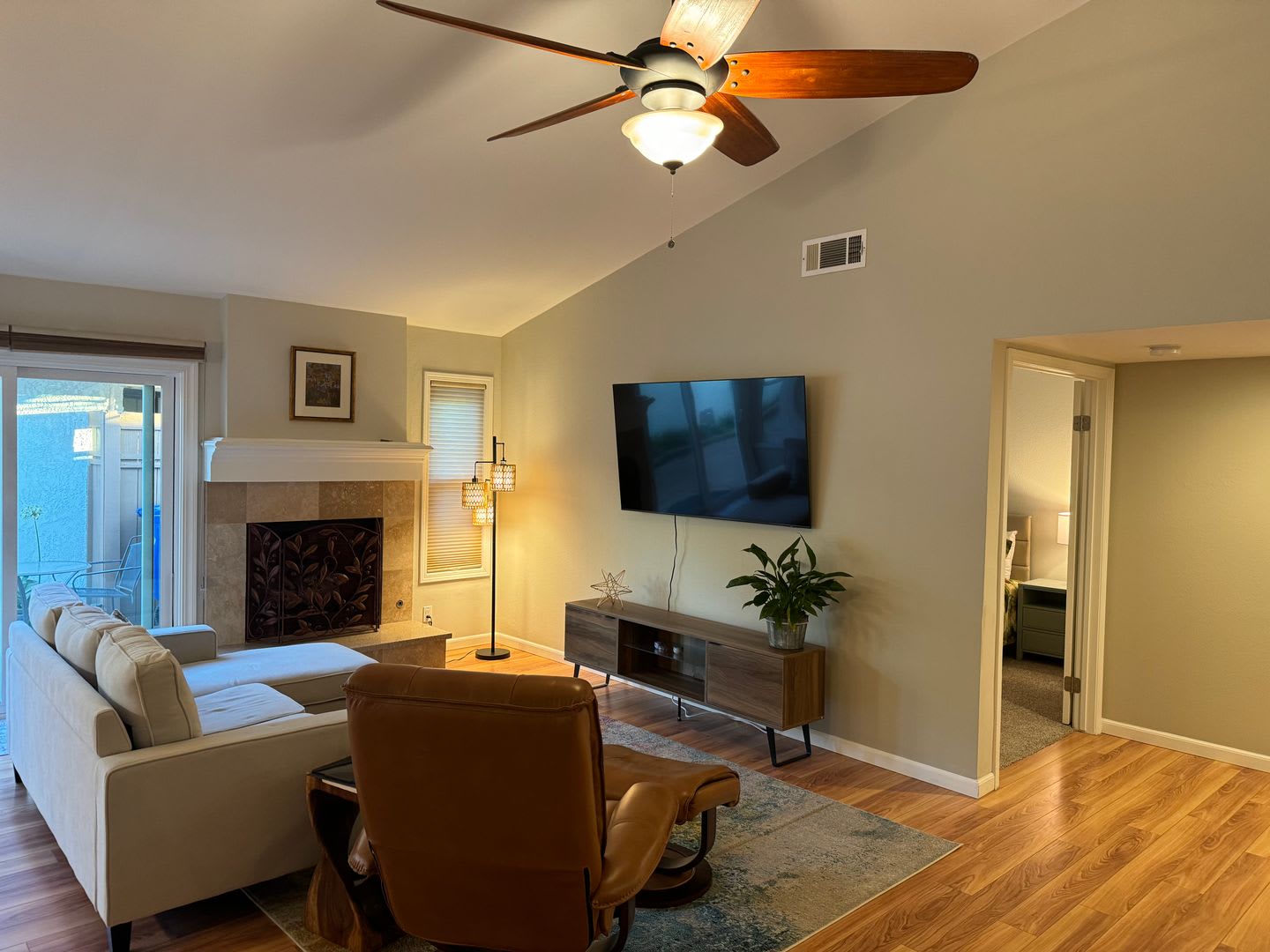 Short Term Furnished Beautiful SIngle Story Home – photo 4