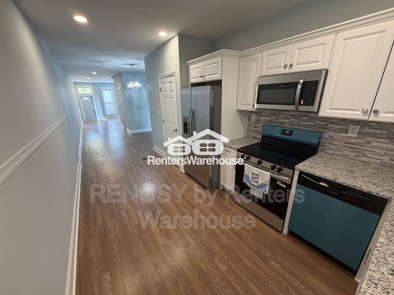 2033 N Fulton Ave – photo 2