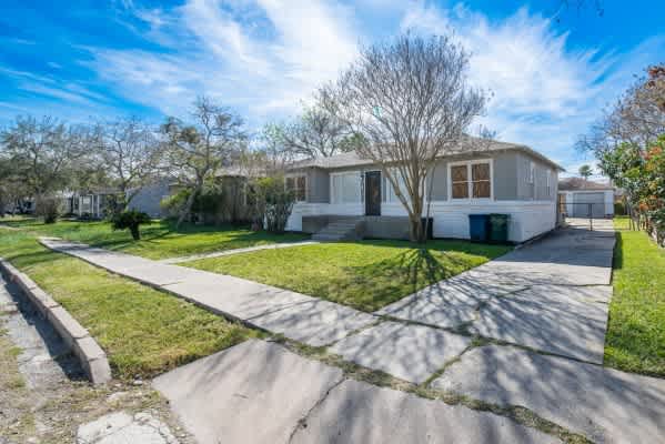 3223 Topeka St – photo 2