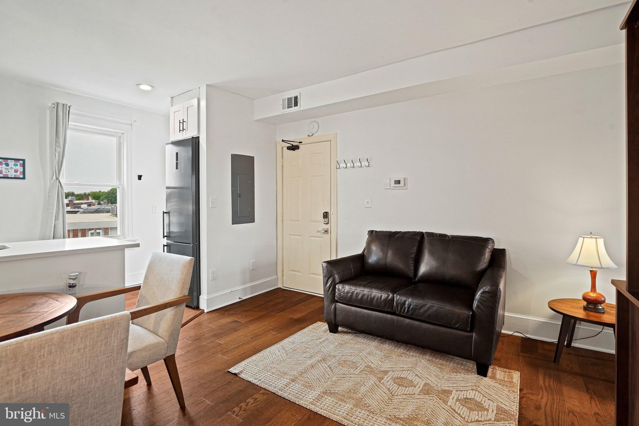 409 CONSTITUTION Avenue NE – photo 2