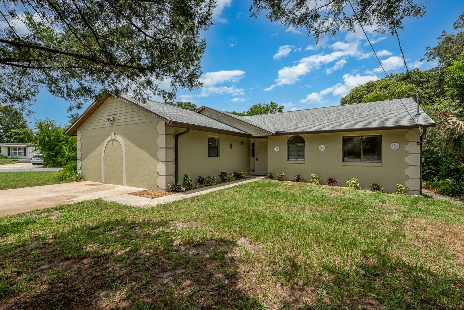 2620 REDWOOD AVE – photo 1