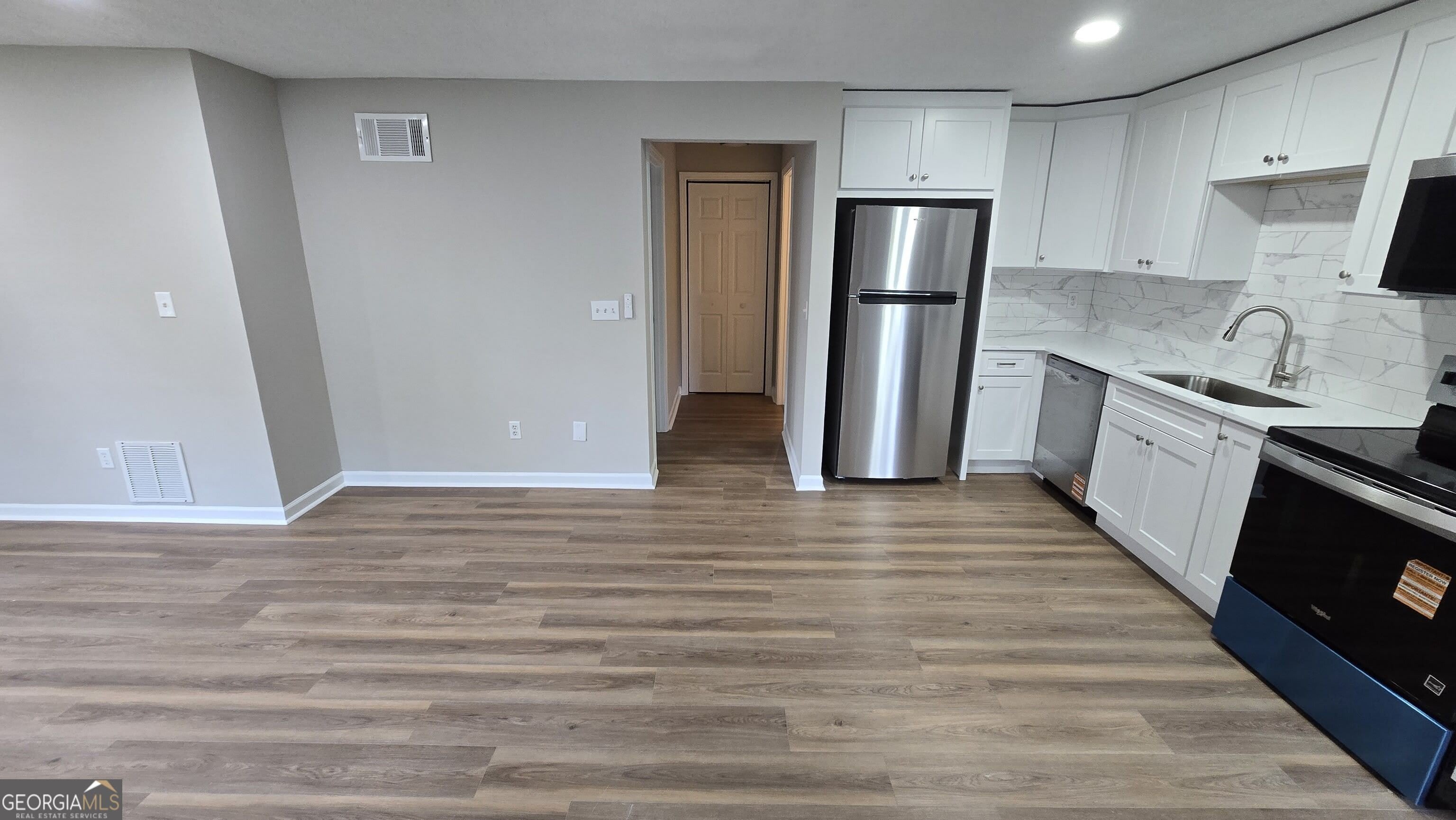 3025 Mangum Drive – photo 3