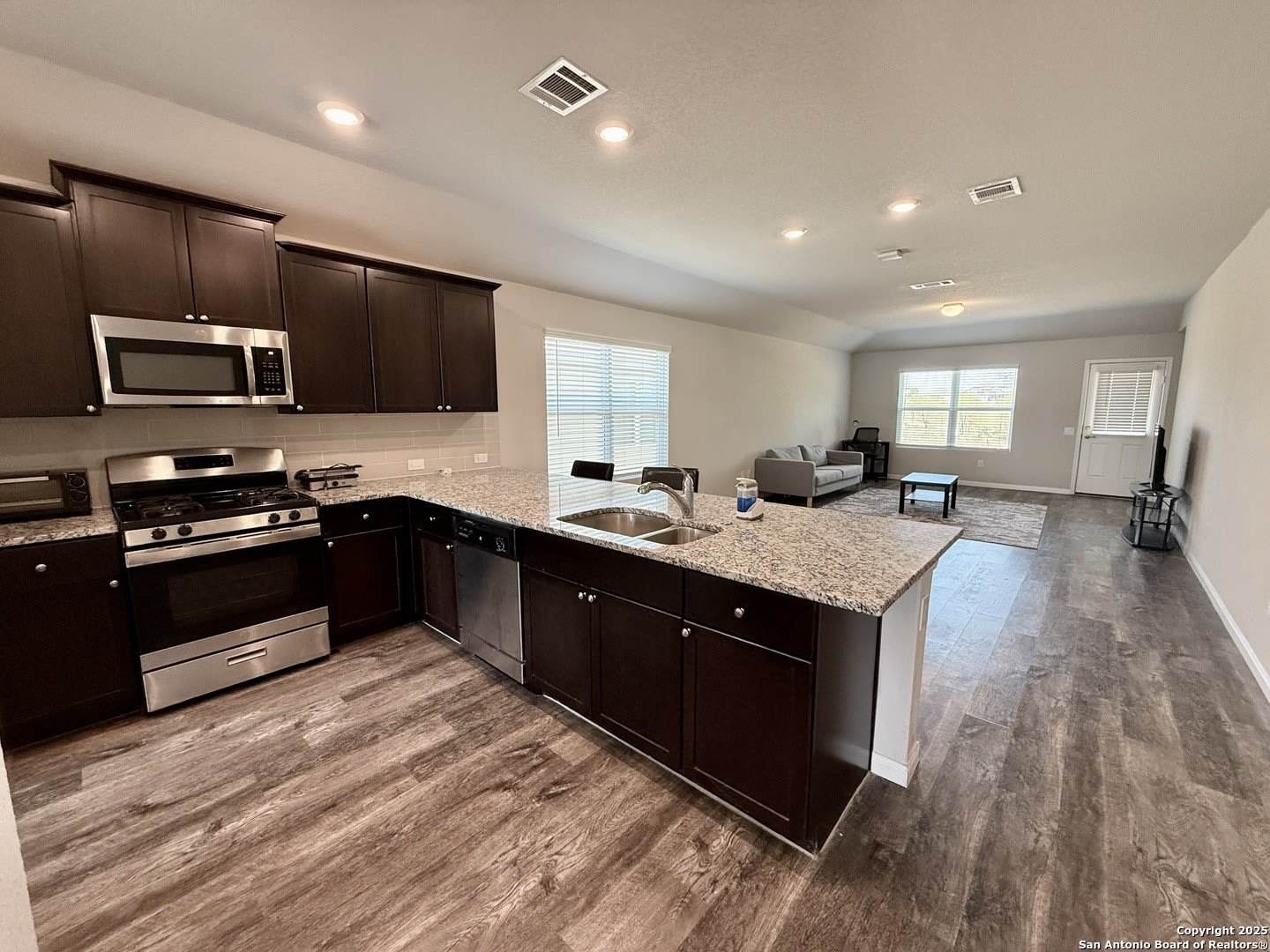 807 Blue Landing – photo 5