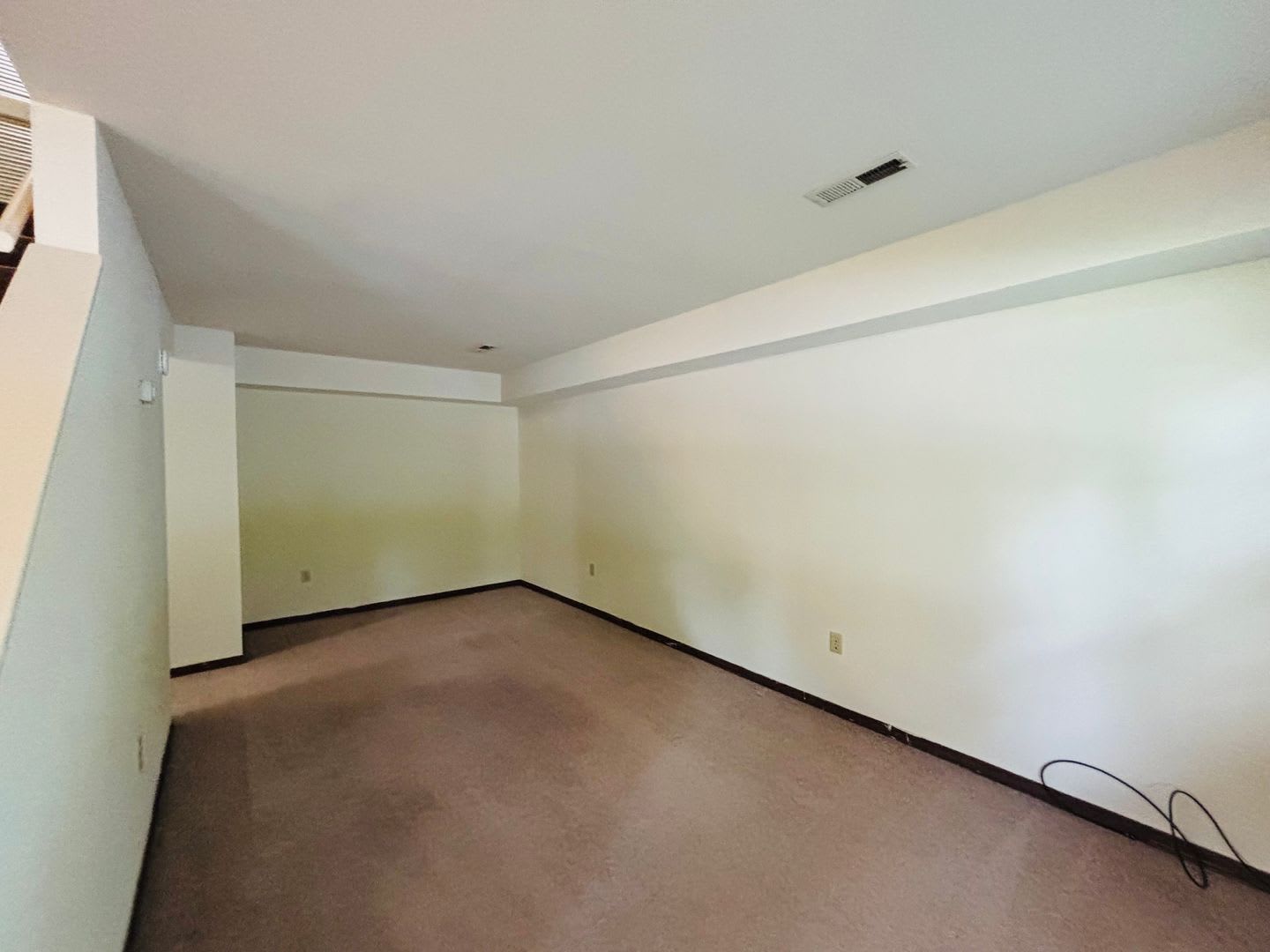 2 Bedroom 1.5 Bathroom Townhouse – photo 3
