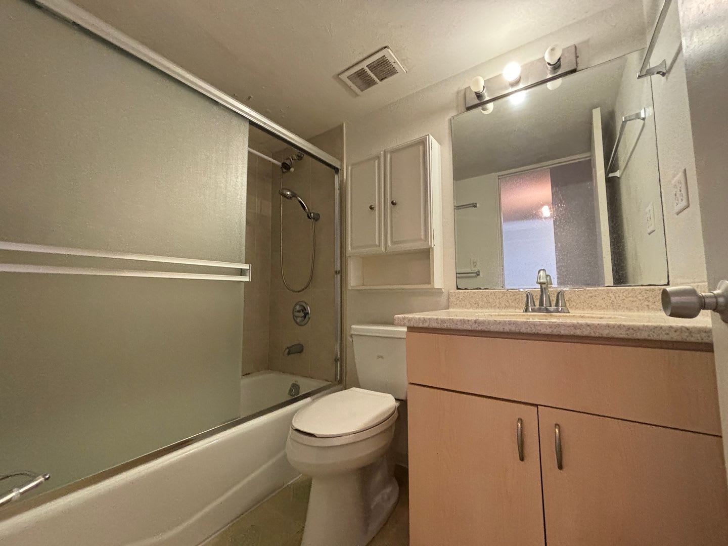 Pet Friendly 2 bedroom 1 bathroom Condo For Rent – photo 5