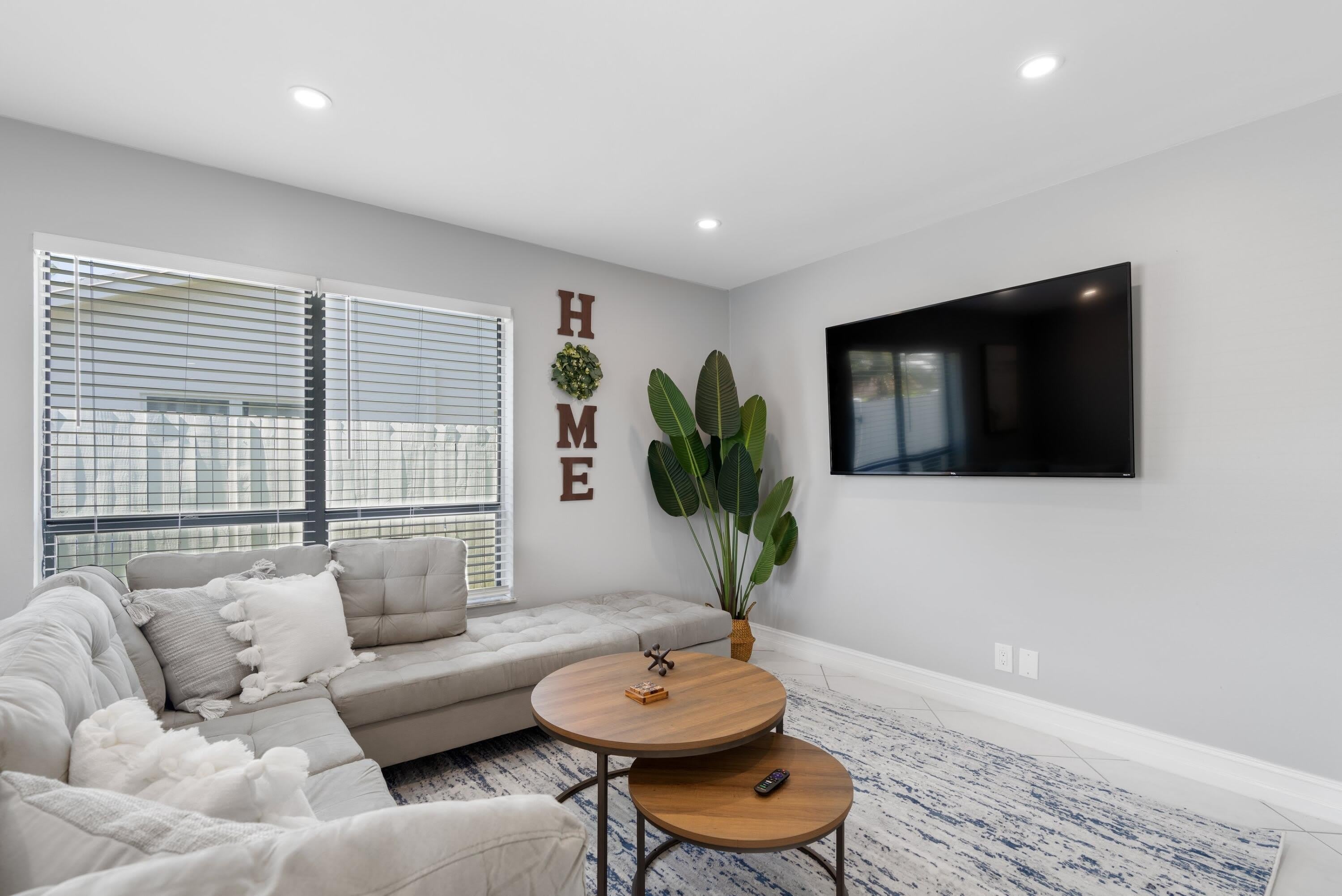 3372 Ne 5Th Drive – photo 4