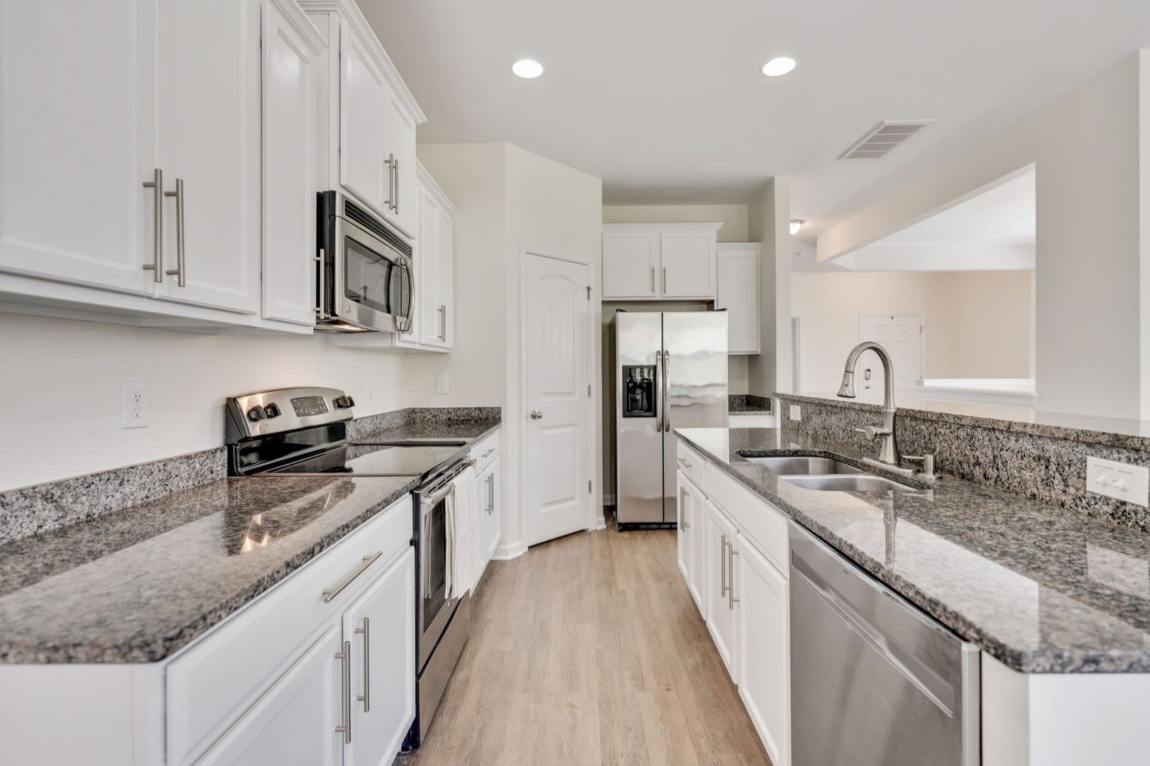 Gorgeous 3 Bedroom 2 5 Bath Townhouse In Rustica Oaks – photo 4