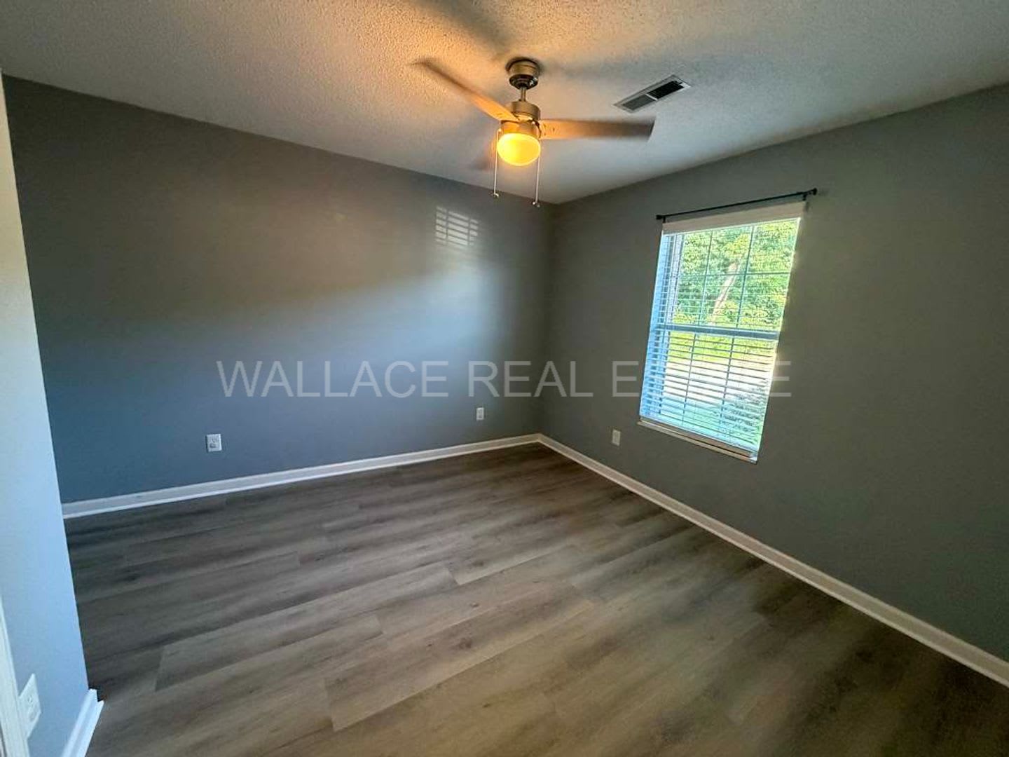 END UNIT 2 BEDROOM, 2 BATH CONDO IN POWELL IN BROCKTON PLACE!! – photo 2
