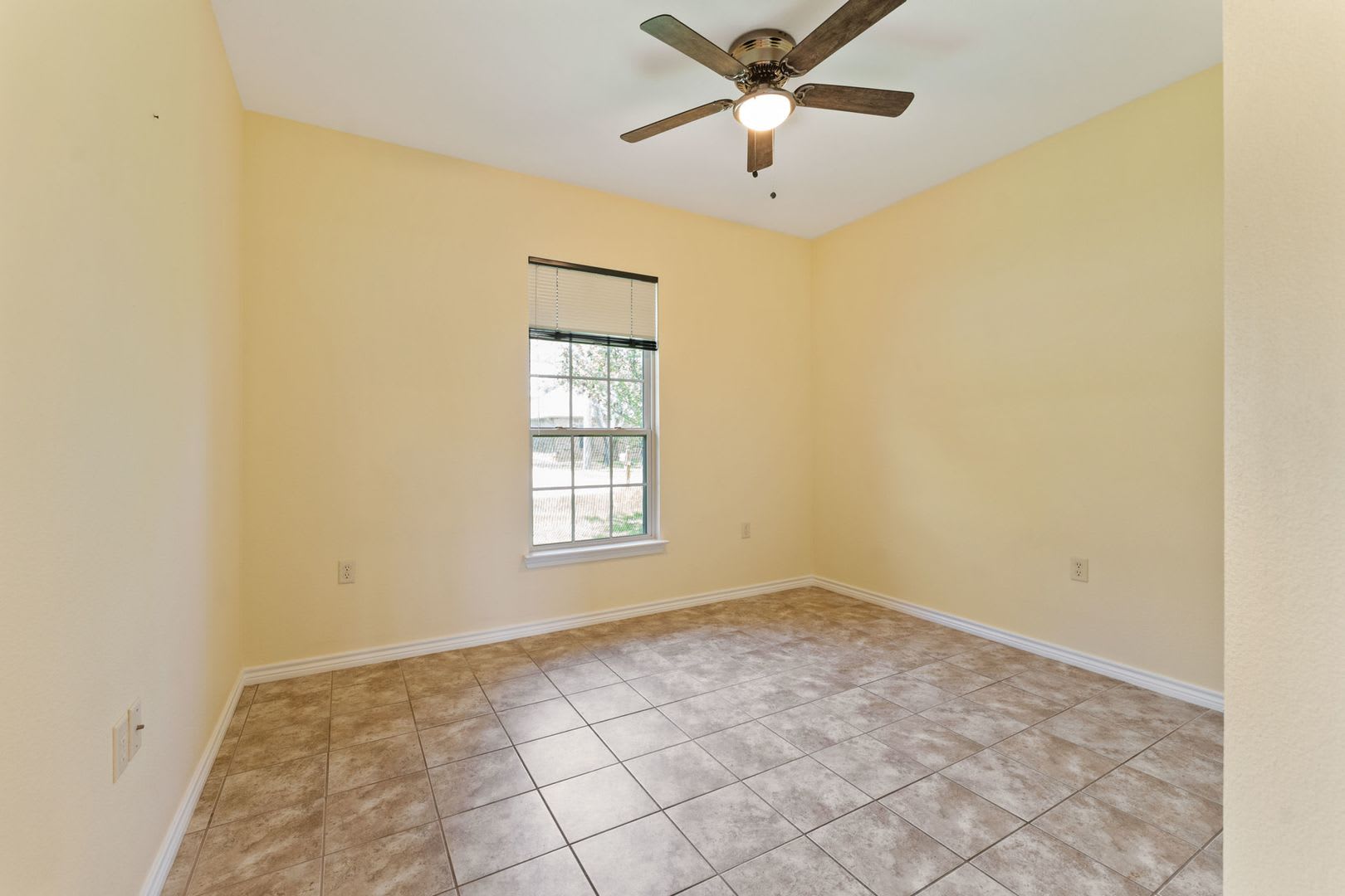You will love this charming 3 bedroom, 2 bath, move-in ready home! – photo 5