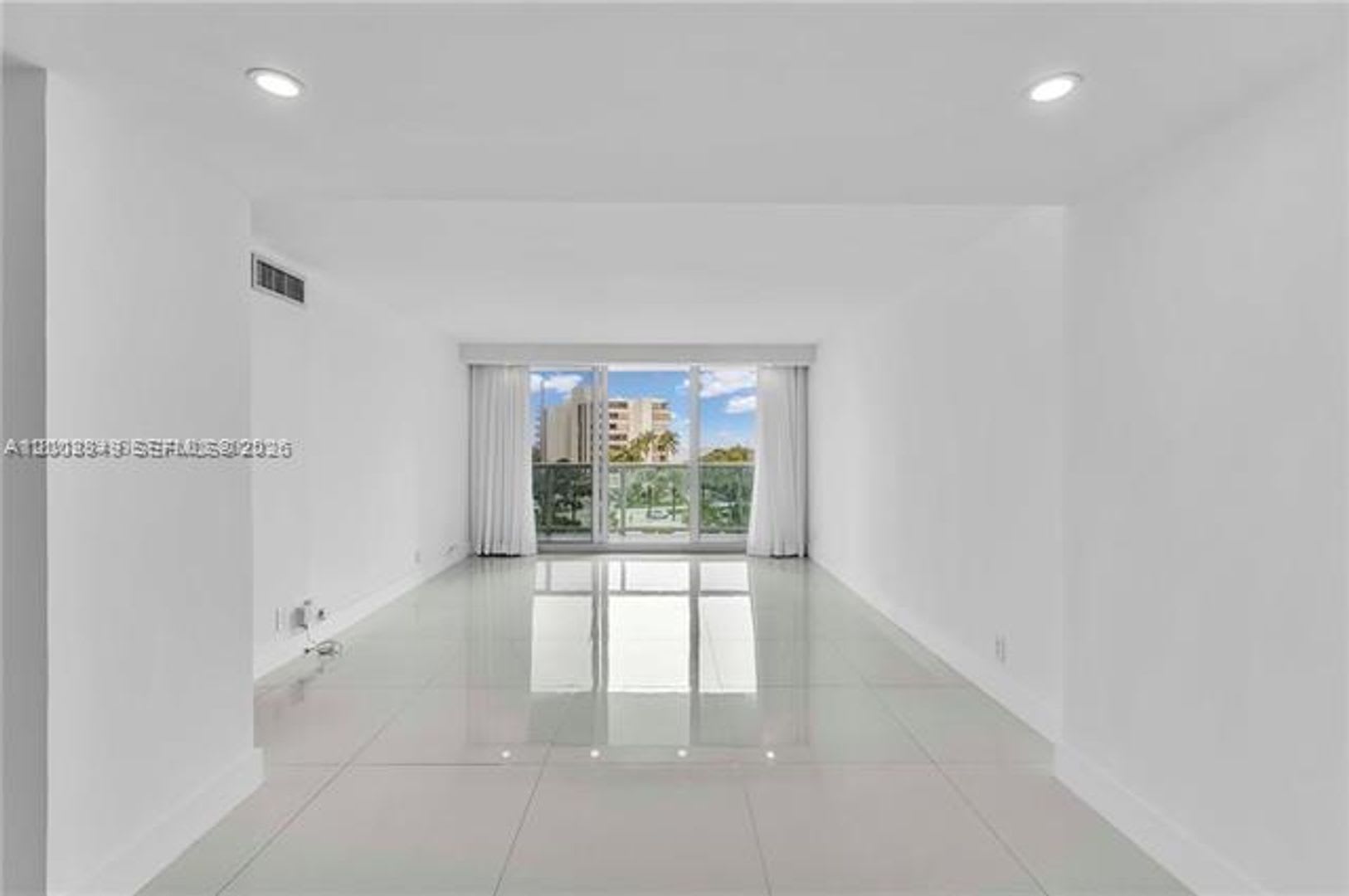 100 Bayview Dr cu-508, Sunny Isles Beach, FL 33160 – photo 4