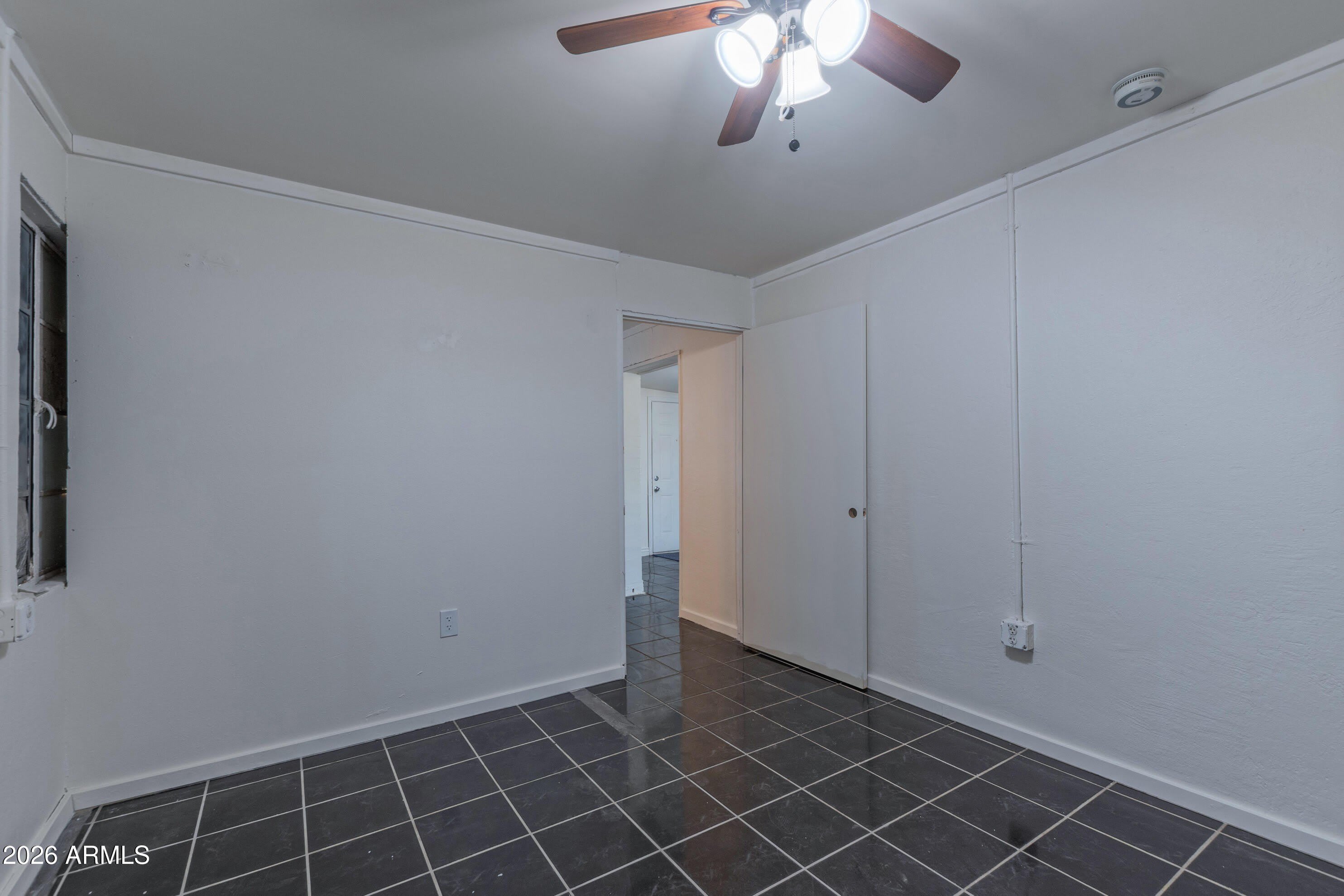 5946 W MYRTLE Avenue – photo 5