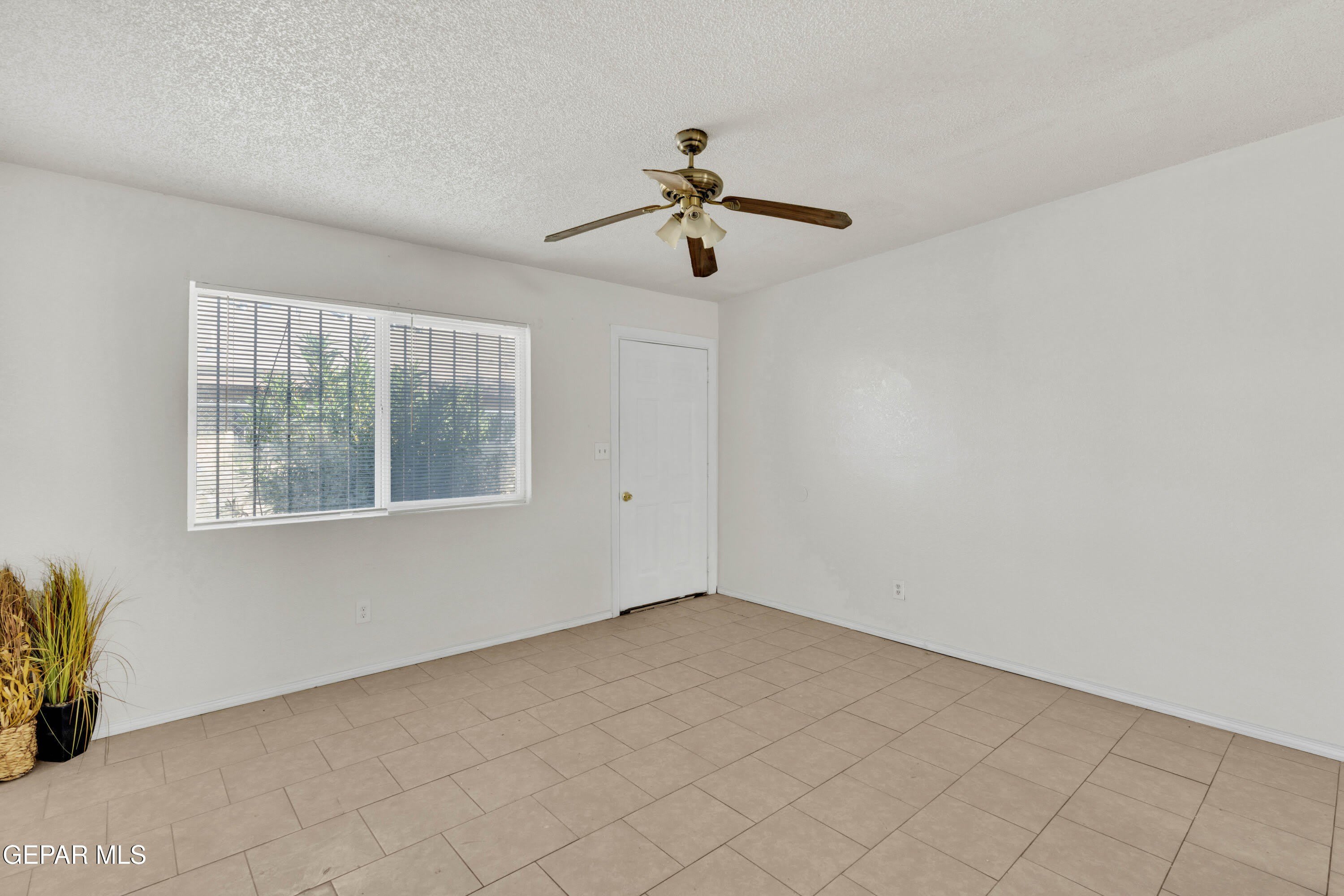 2812 Van Buren Avenue – photo 4