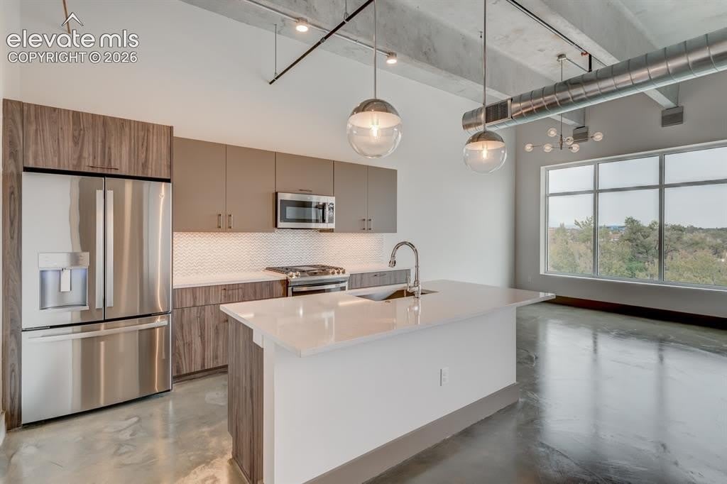 415 E Pikes Peak Avenue – photo 4