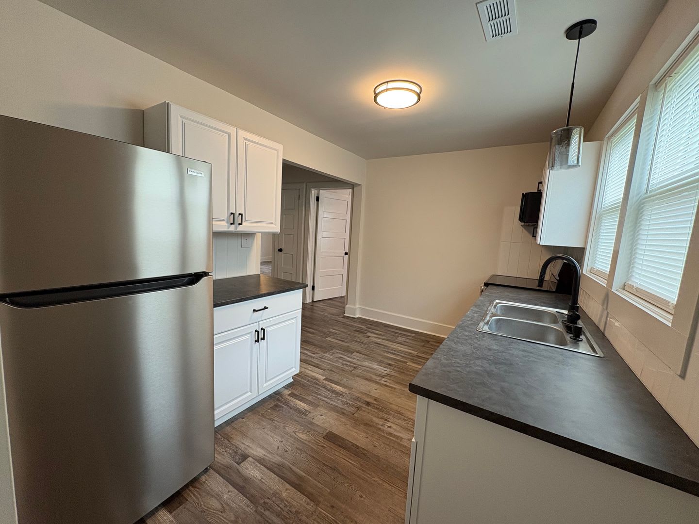 Charming 2Br 1Ba Home – photo 4