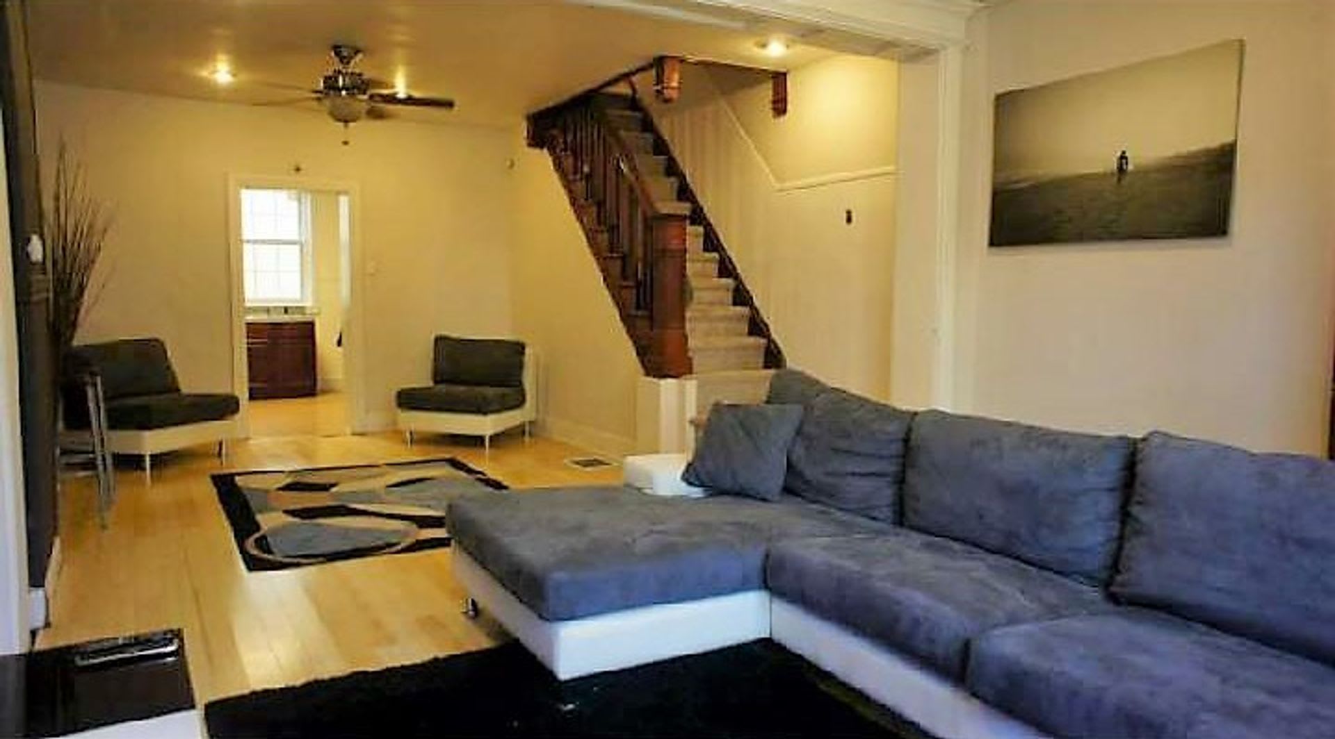 Stunning 4-Bedroom Townhouse in the Heart of Manayunk! Available NOW! – photo 4