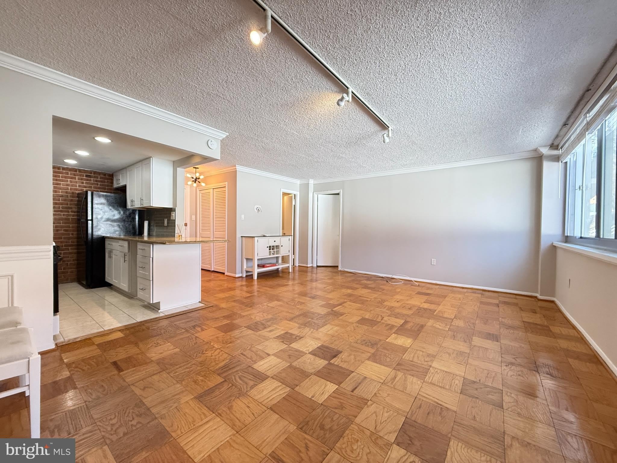 5353 COLUMBIA PIKE 208 – photo 3