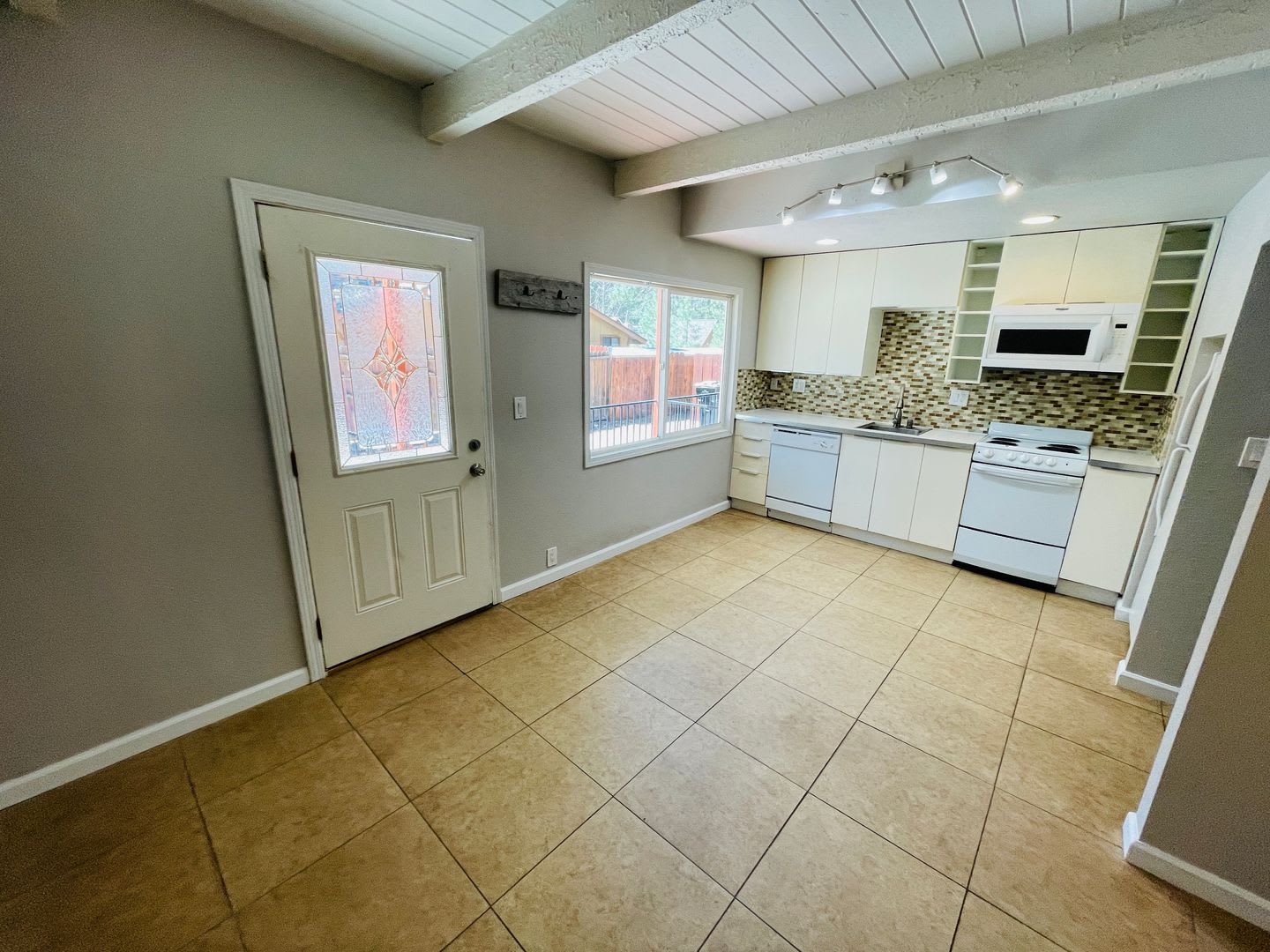 Pet Friendly 1 Bedroom Unit With Washer Dryer Available In South Lake Tahoe – photo 3