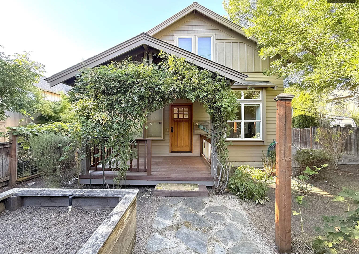 Charming Well-Kept Home – photo 1