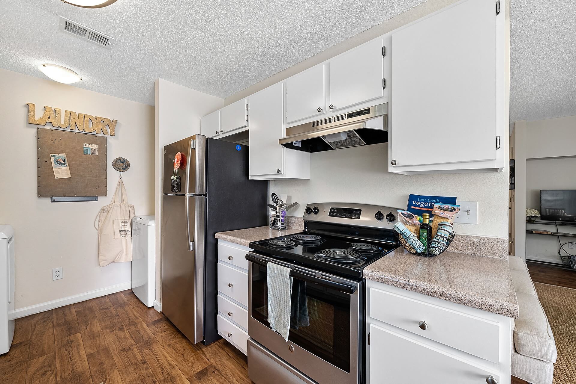29 Edgewater Apartments – photo 3