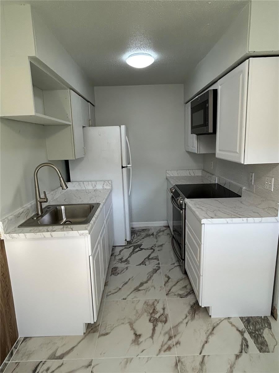 822 N NEW HAMPSHIRE Avenue – photo 5