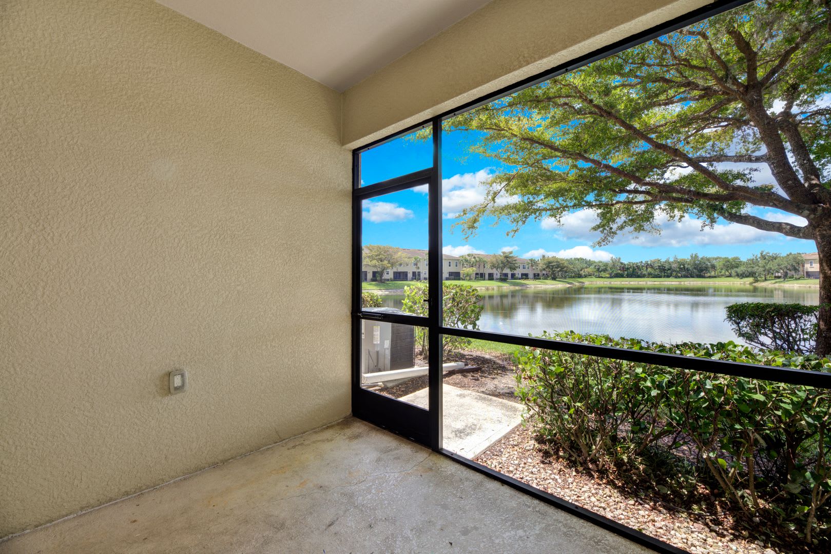 Coming soon! 3-Bedroom Townhome In Verandah – photo 4