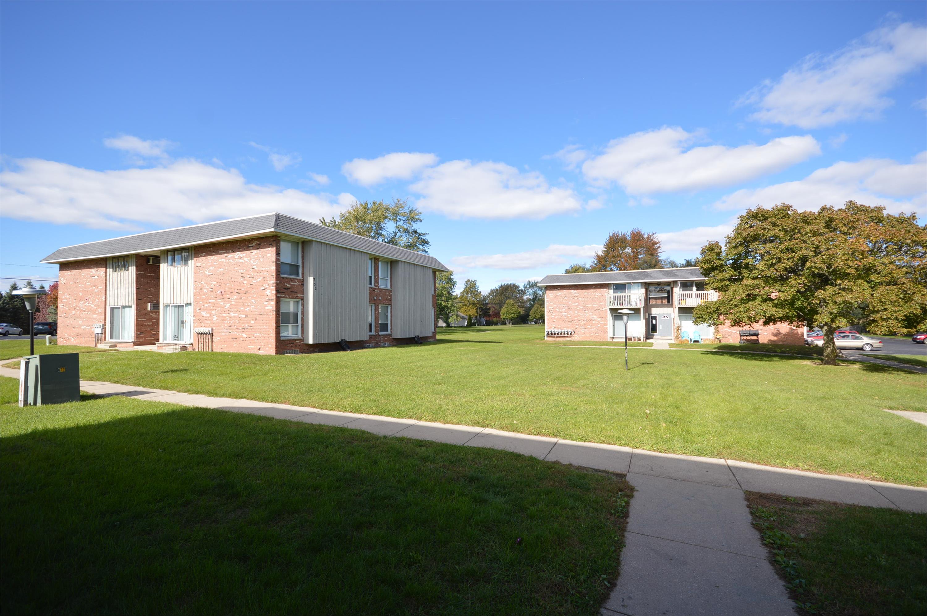 703 W Russell Road B – photo 4