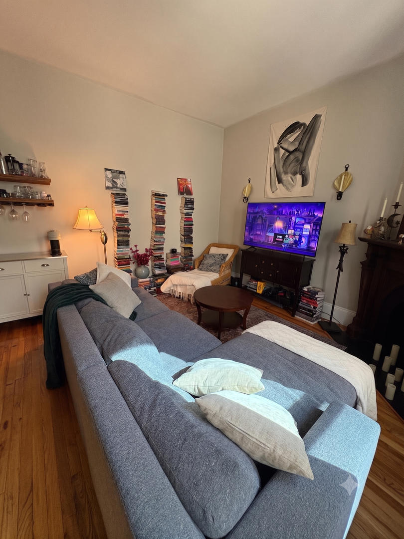 Classic Back Bay Apartment with Roof Top Views – photo 3
