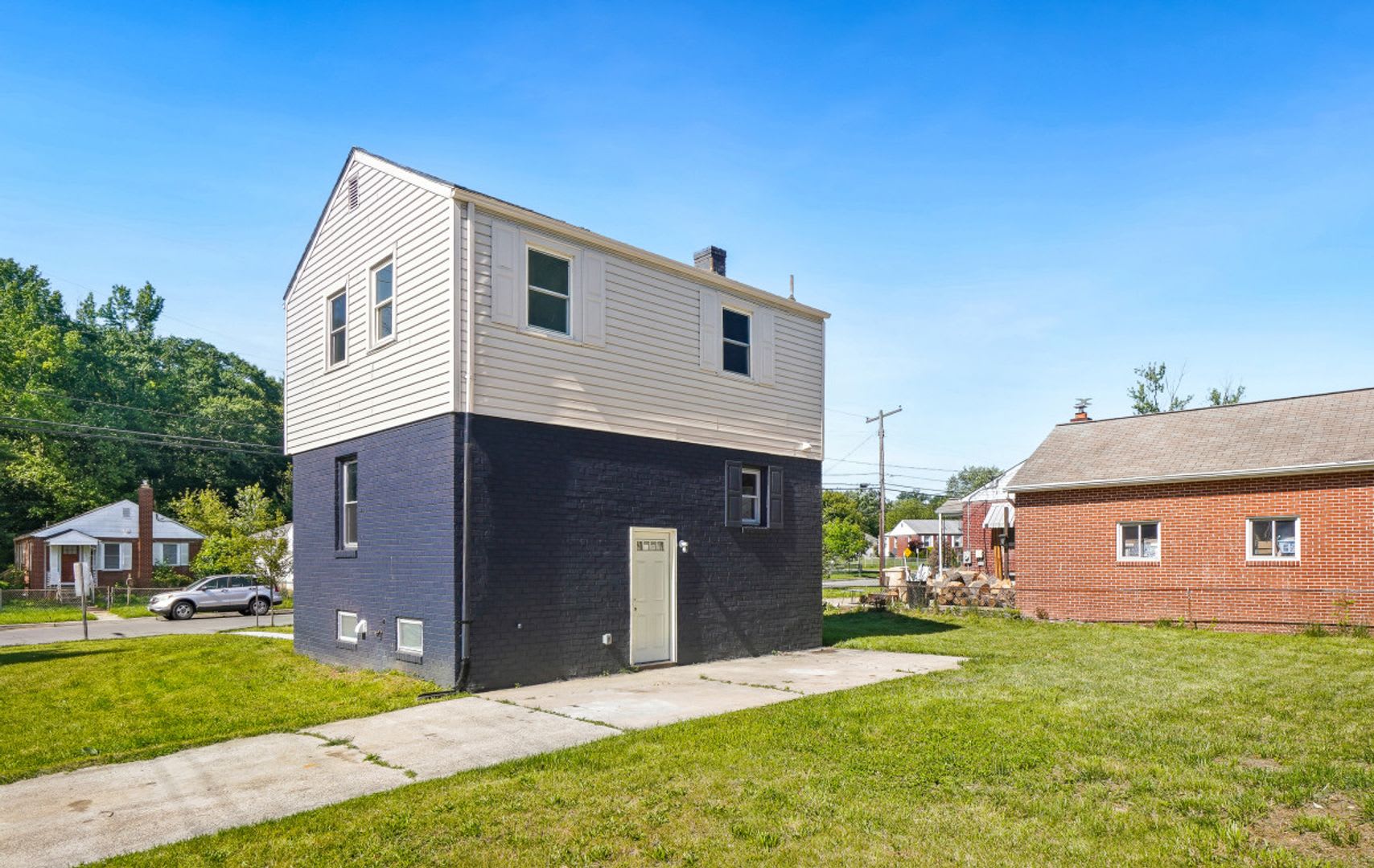 BEAUTIFULLY RENOVATED THREE BEDROOM 2 BATH HOME IN COLLEGE PARK IS IMMEDIATELY AVAILABLE – photo 2