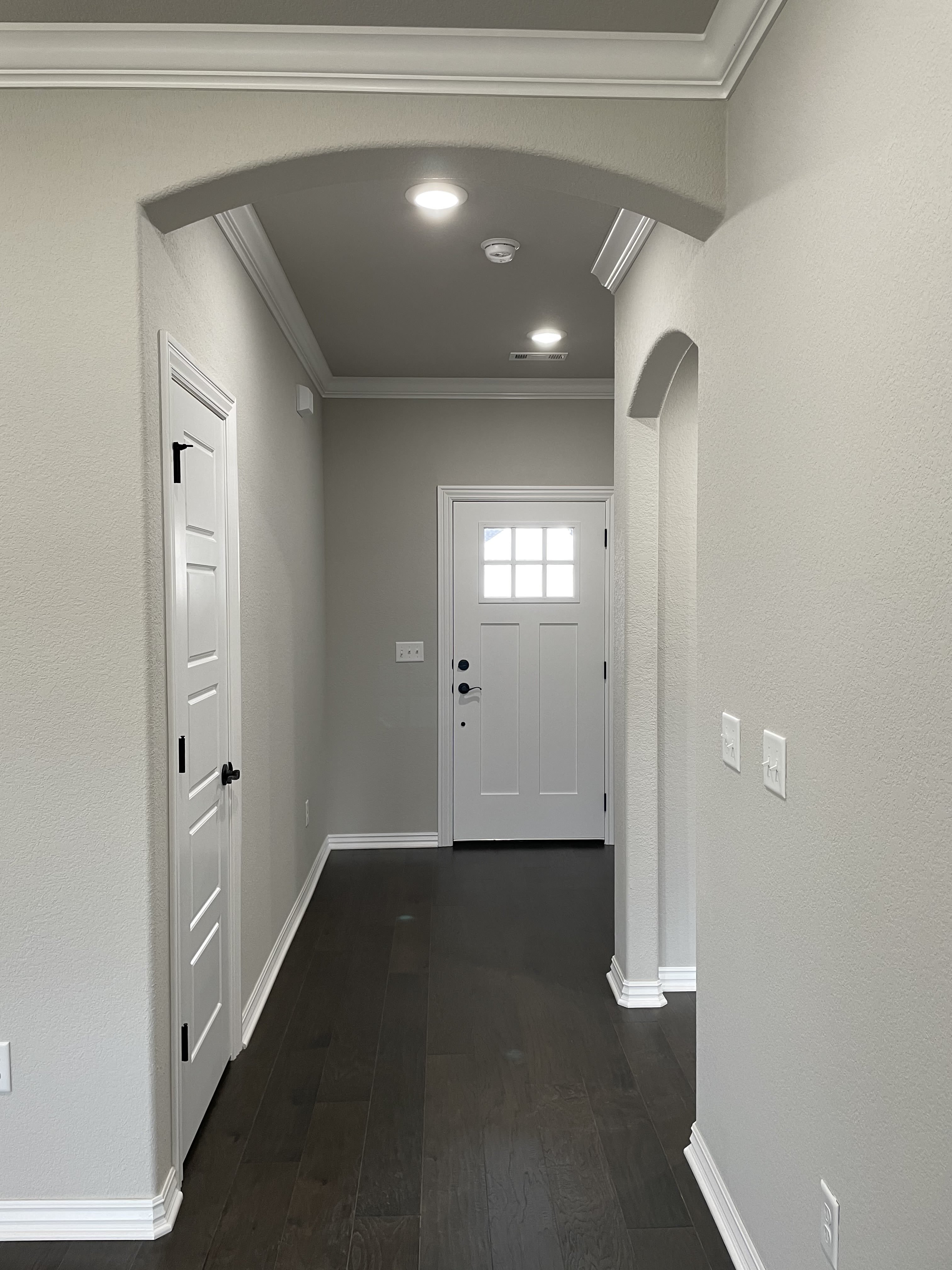 890 Lakeview Drive – photo 2
