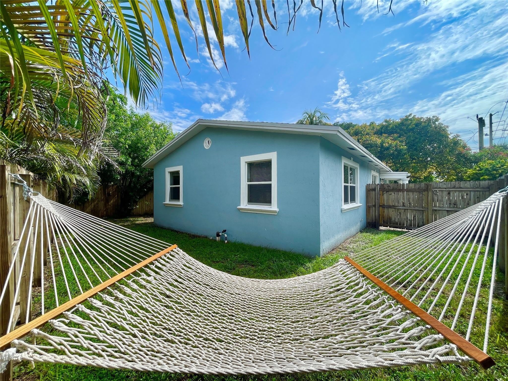 100 NE 12th Street – photo 2