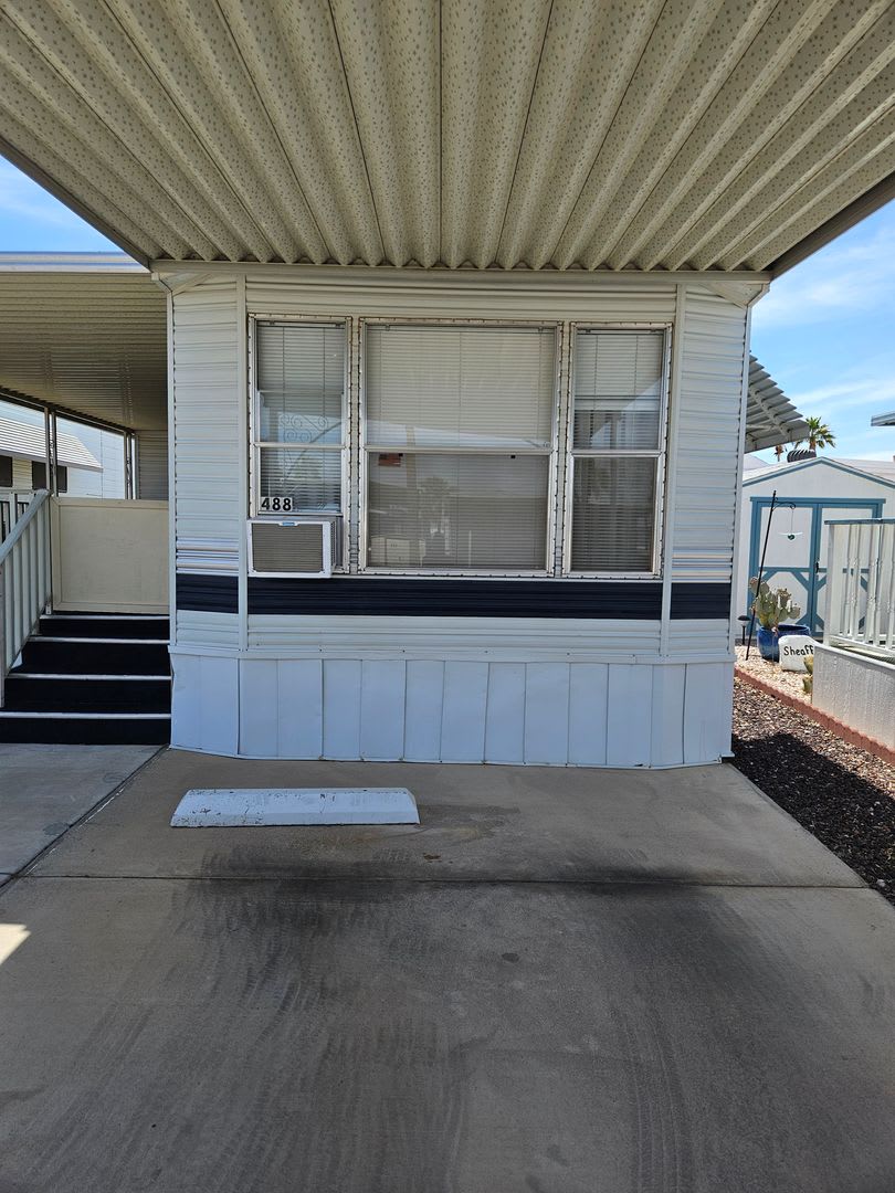 Cute Park Model for rent in a lively 55+ Park! – photo 2